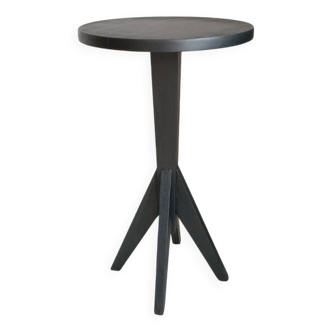 Pedestal table