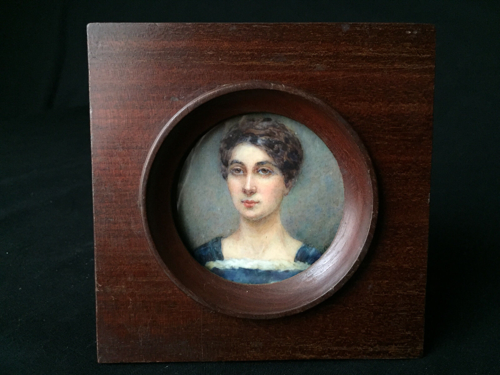 MINIATURE PORTRAIT WOMAN HAND PAINTED NINETEENTH CENTURY SUILEM