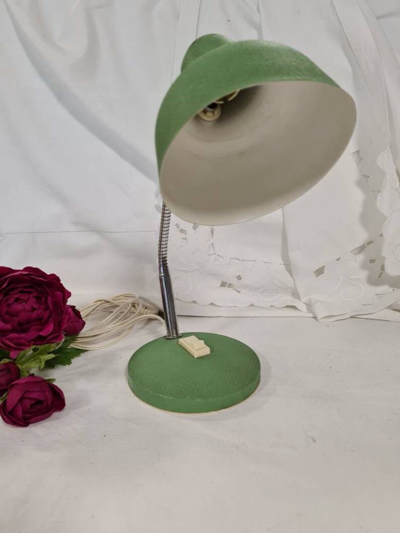 Vintage lamp to lay