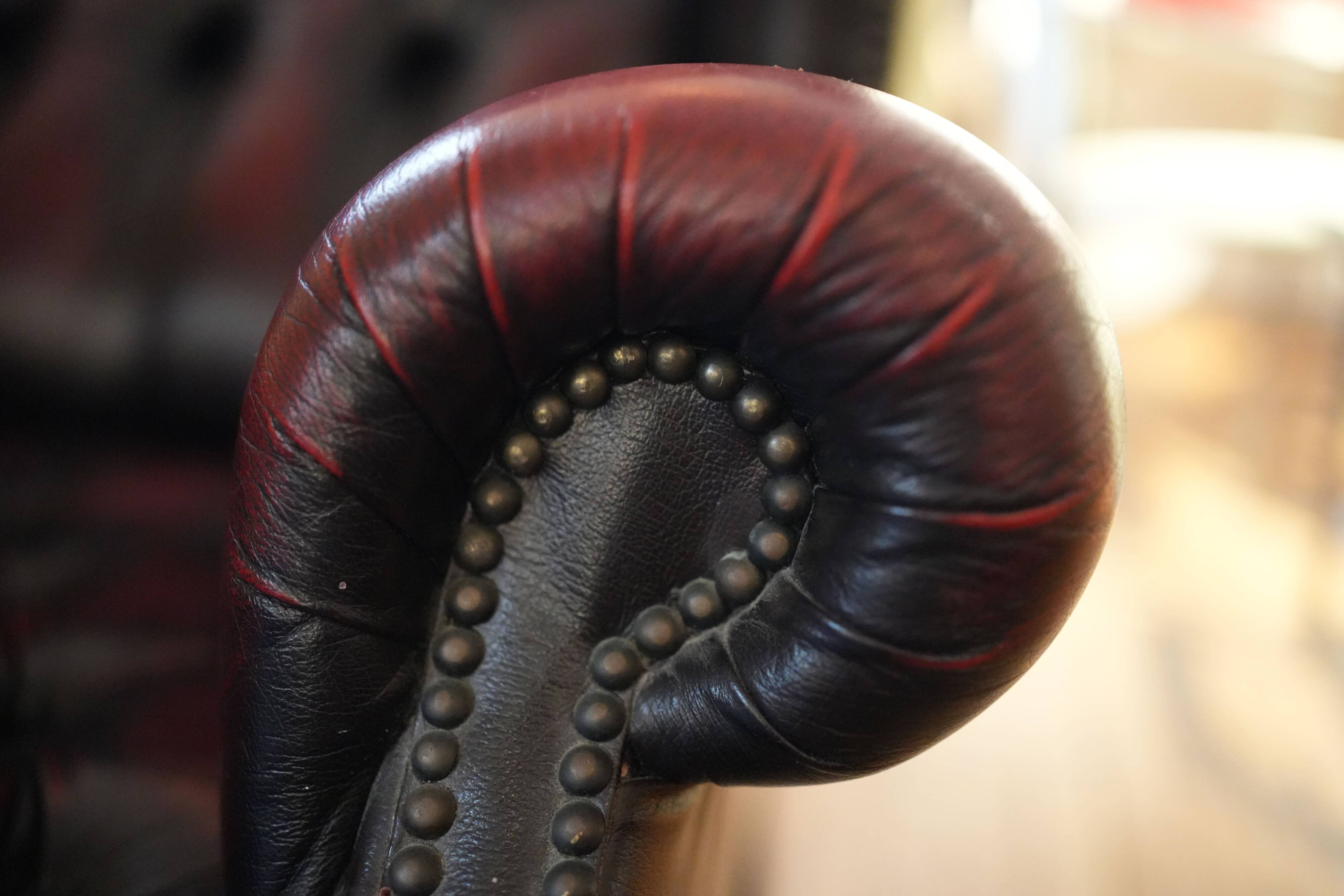 Bergère armchair and its "Chesterfield" footrest