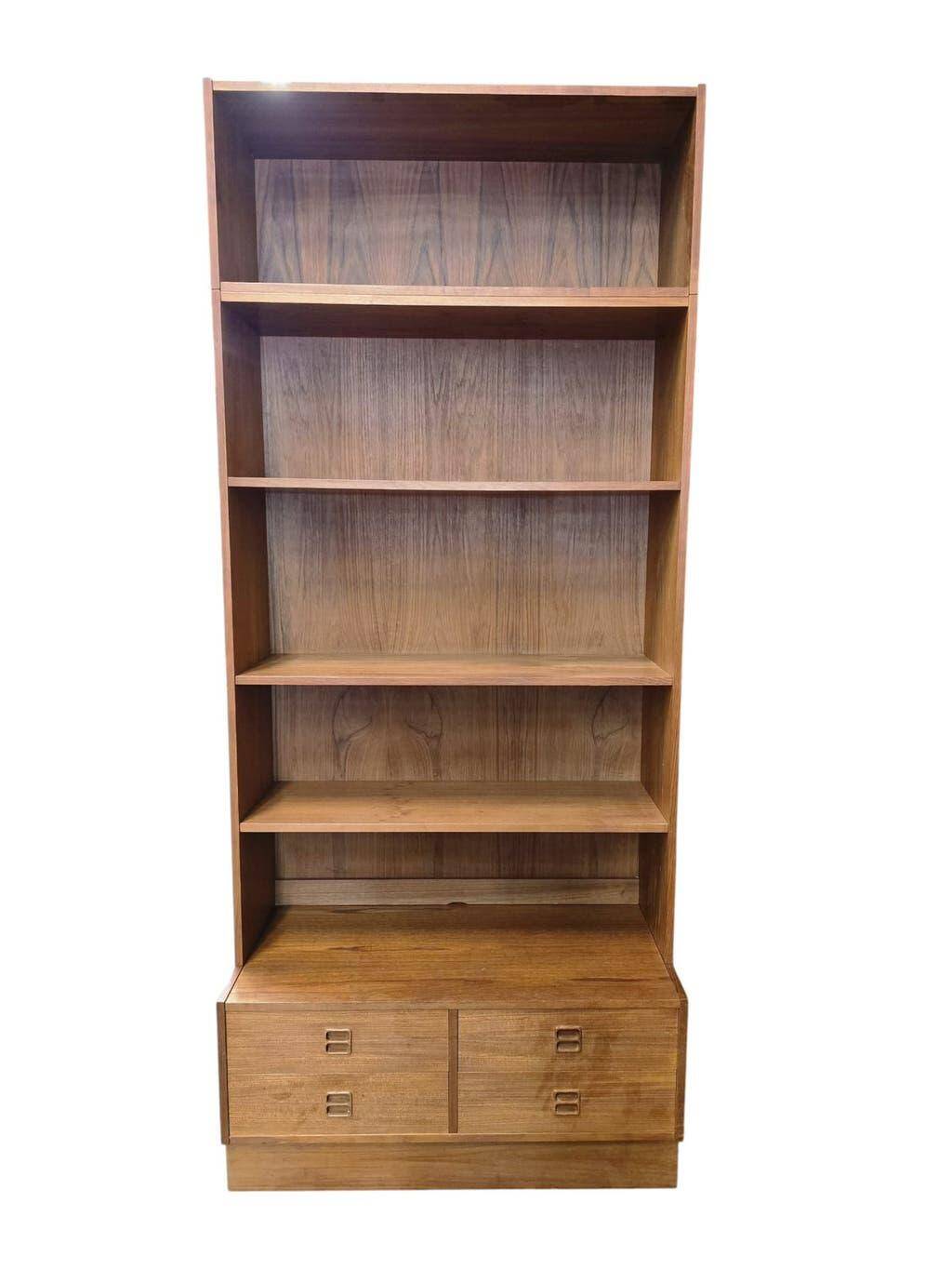 Vintage wooden shelf/bookcase/display cabinet