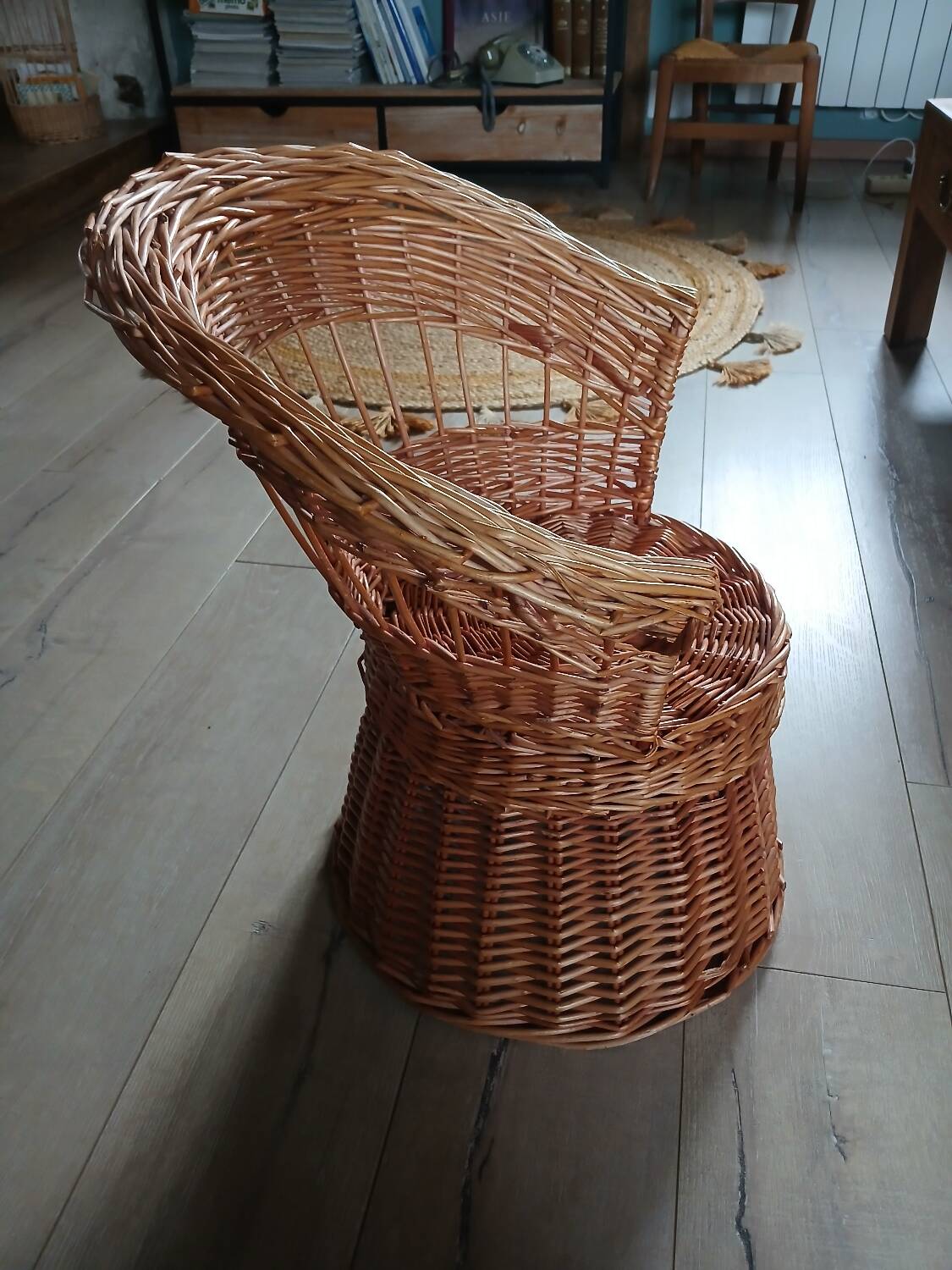 Fauteuil enfant ancien en rotin