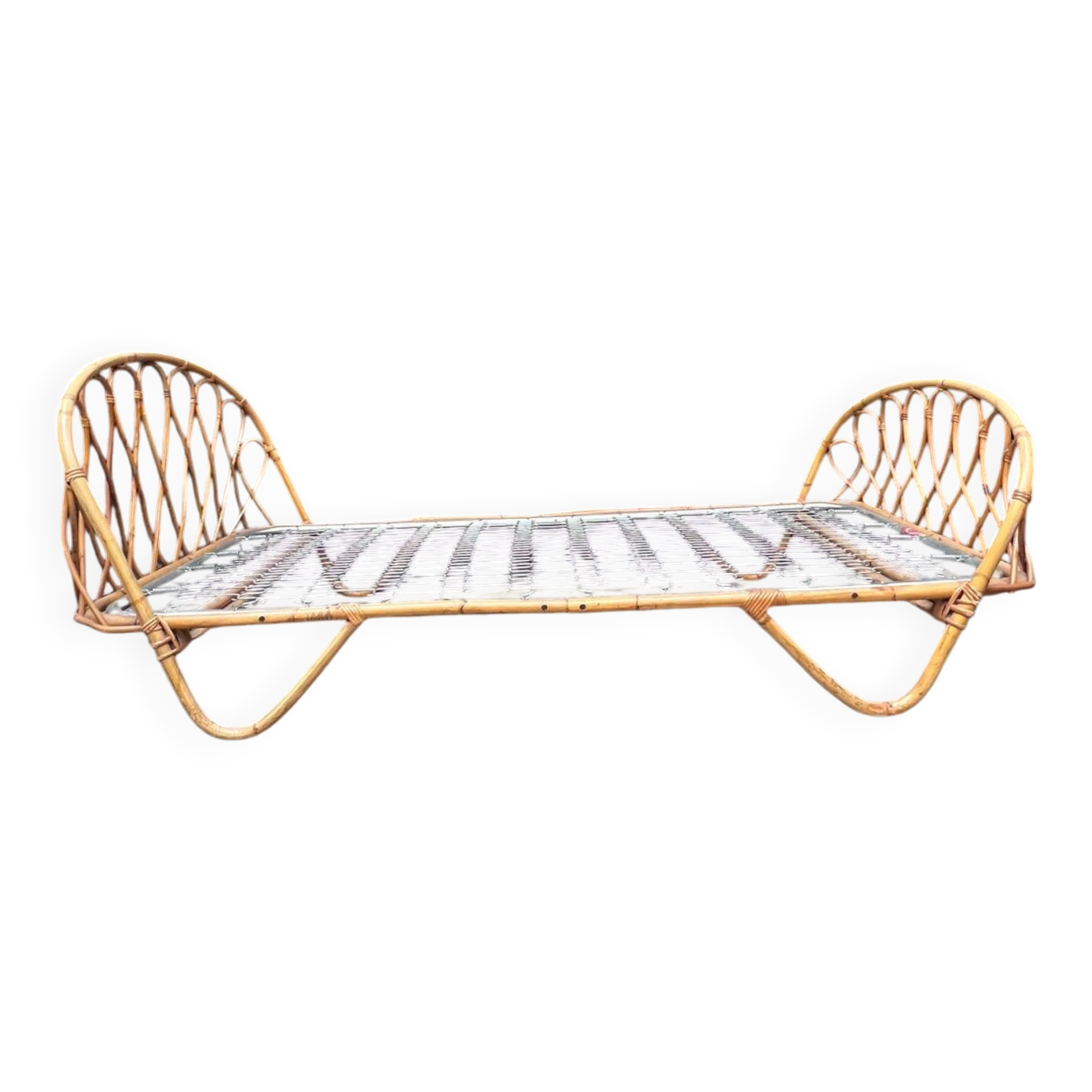 Vintage rattan basket bed