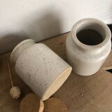 Duo de pots avec couvercles en grès blanc