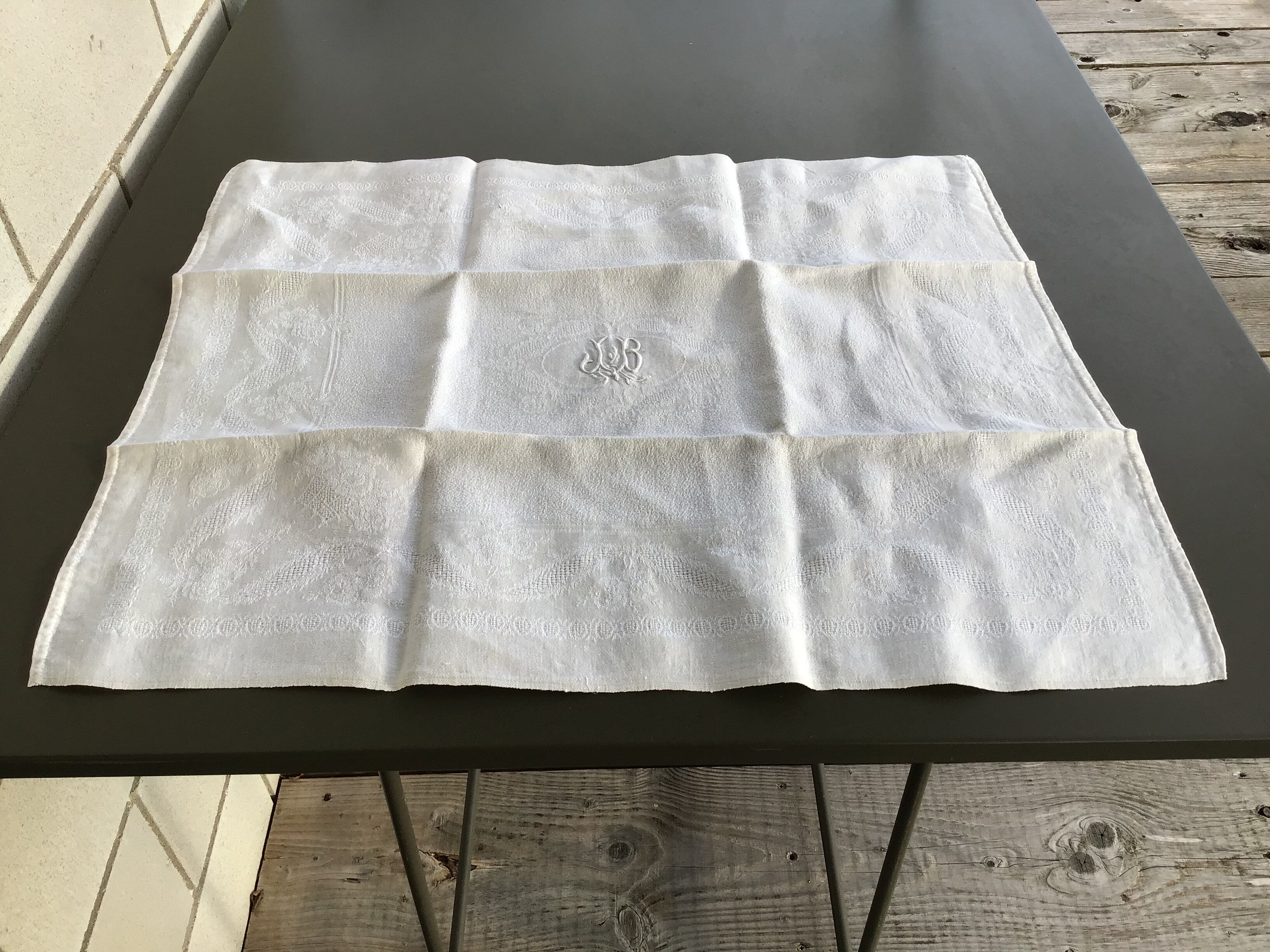12 New Damask JB towels 60X70cm