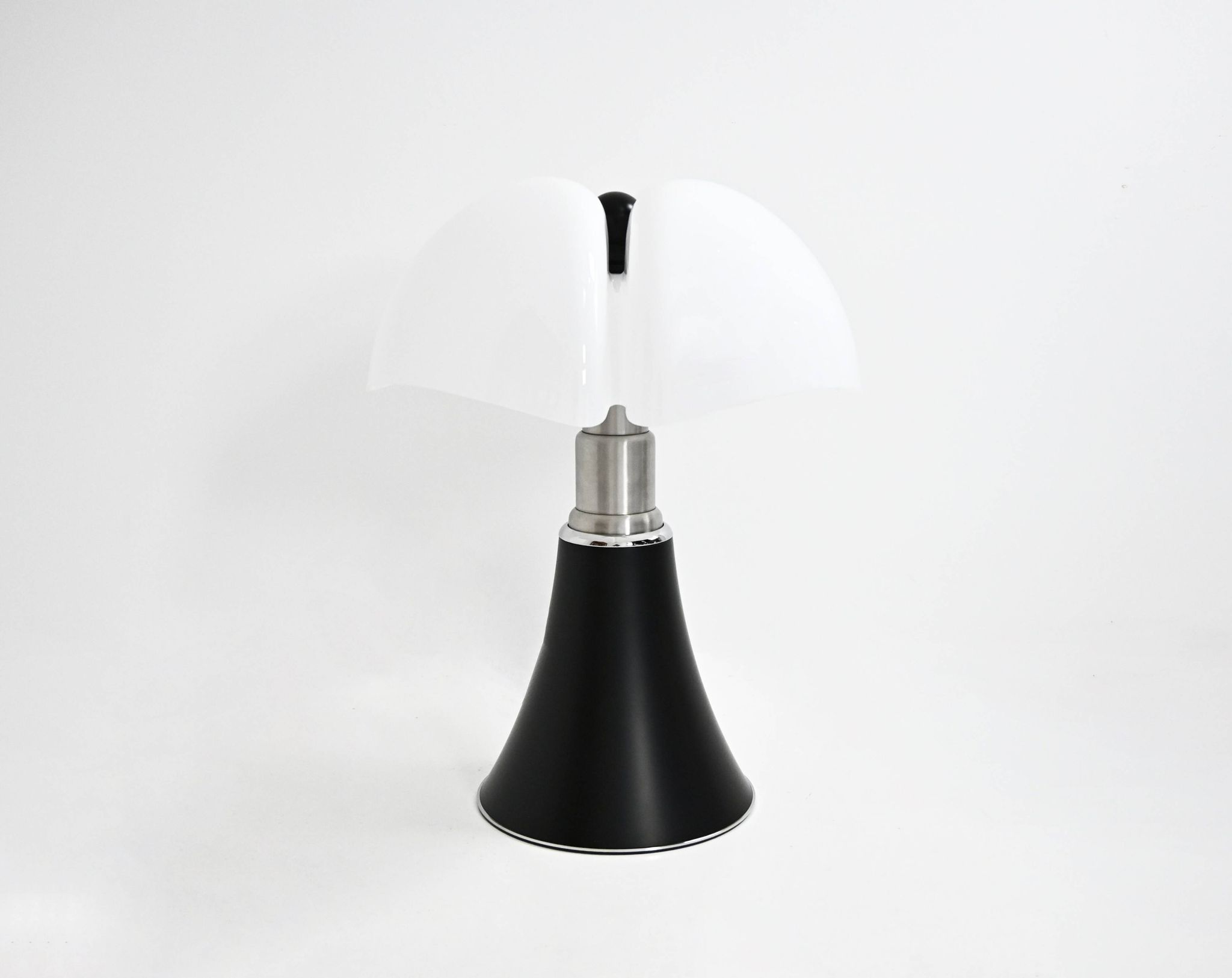 Lampe de table « Pipistrello » noire de Gae Aulenti pour Martinell
