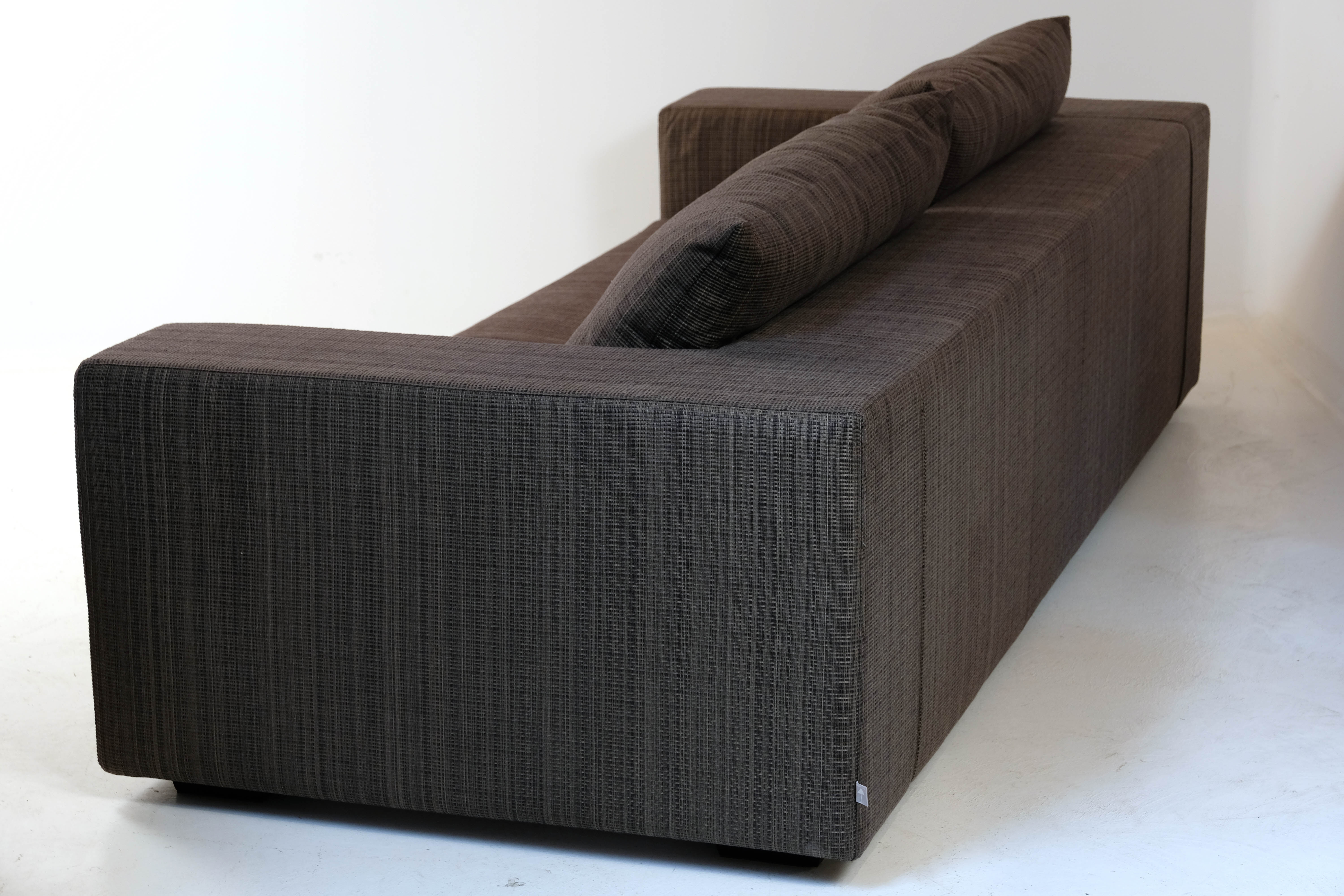 Grembo sofa by Armani Casa silk fabric