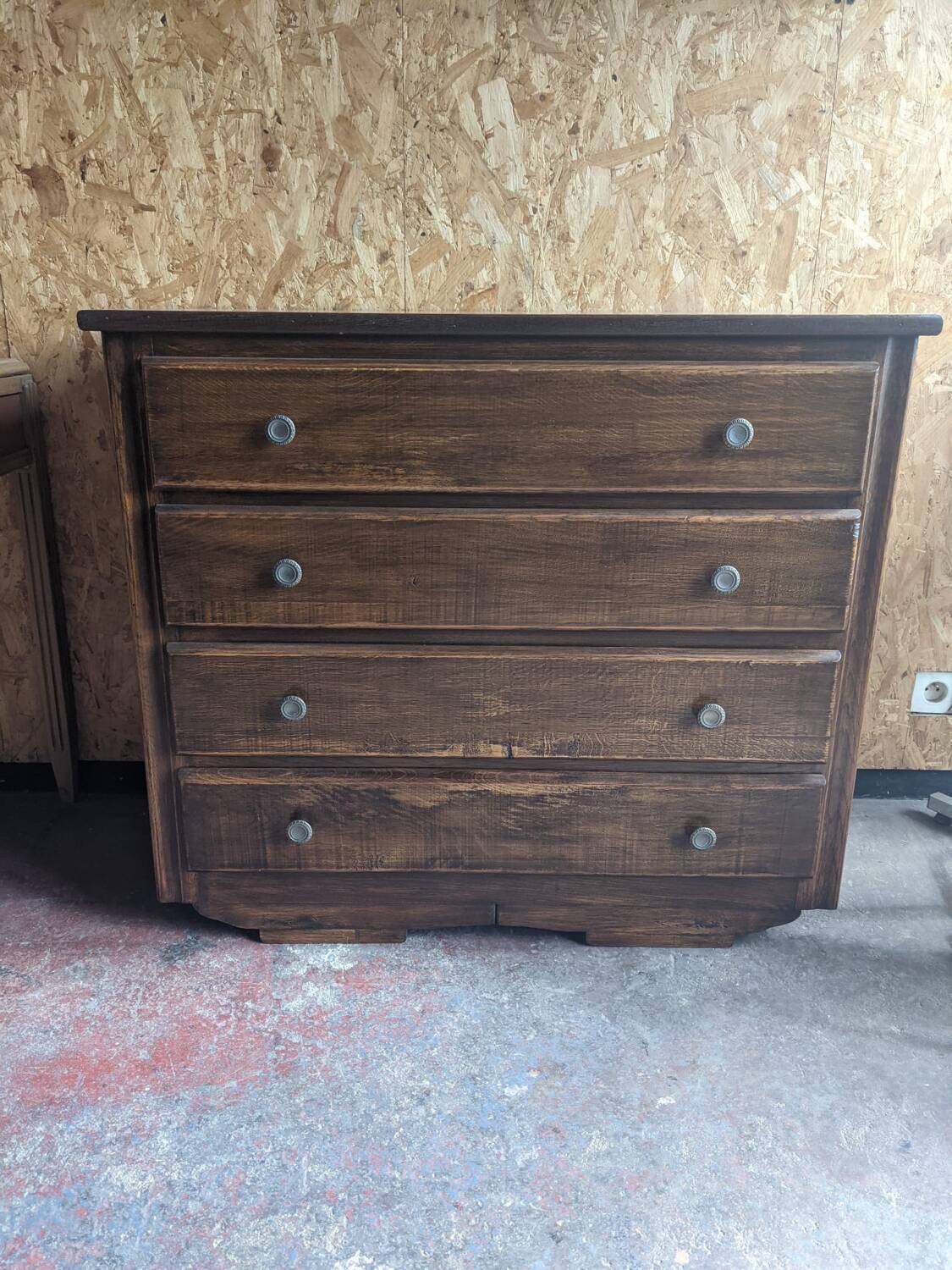 Chest of drawers