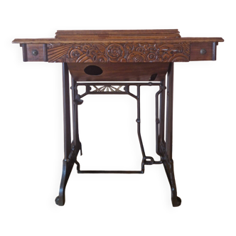 Sewing machine table