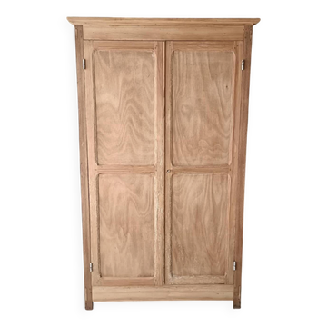 Armoire parisienne