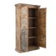 Armoire artisanale sculptée
