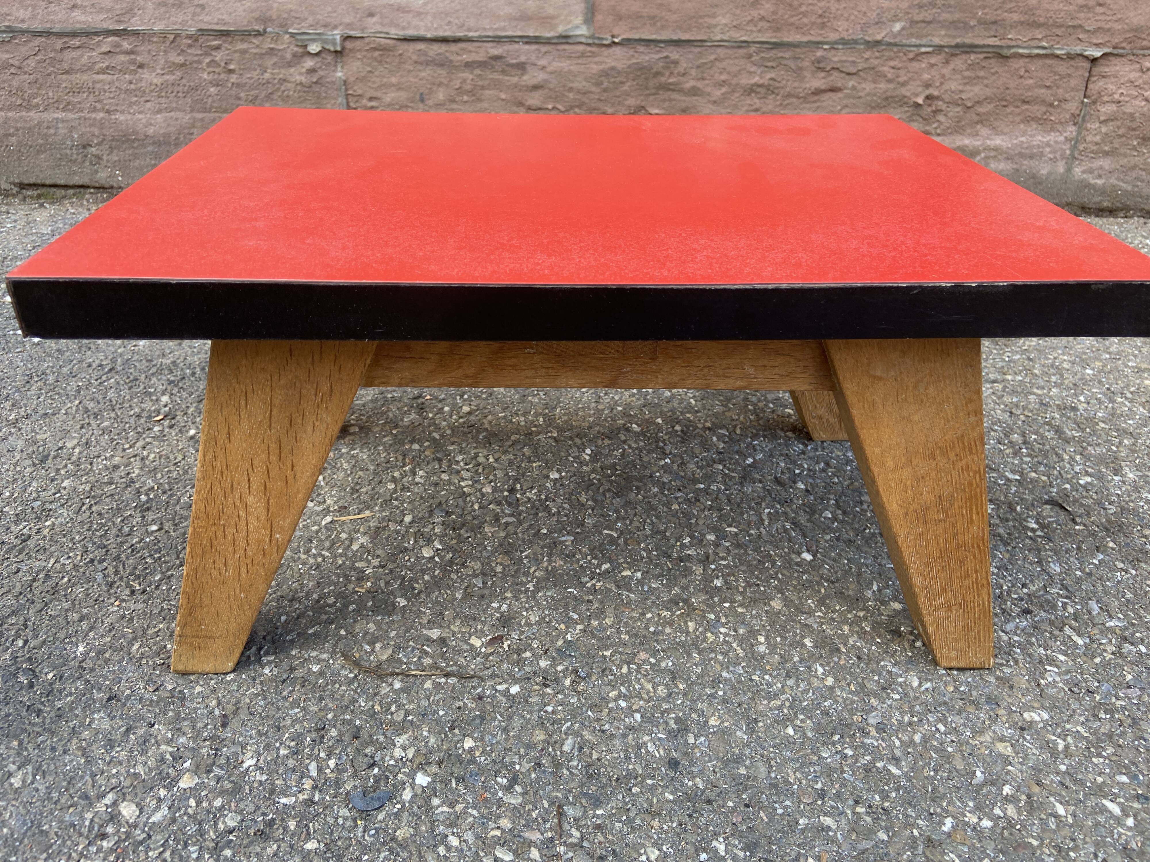 Tabouret repose pieds vintage scandinave formica pieds compas
