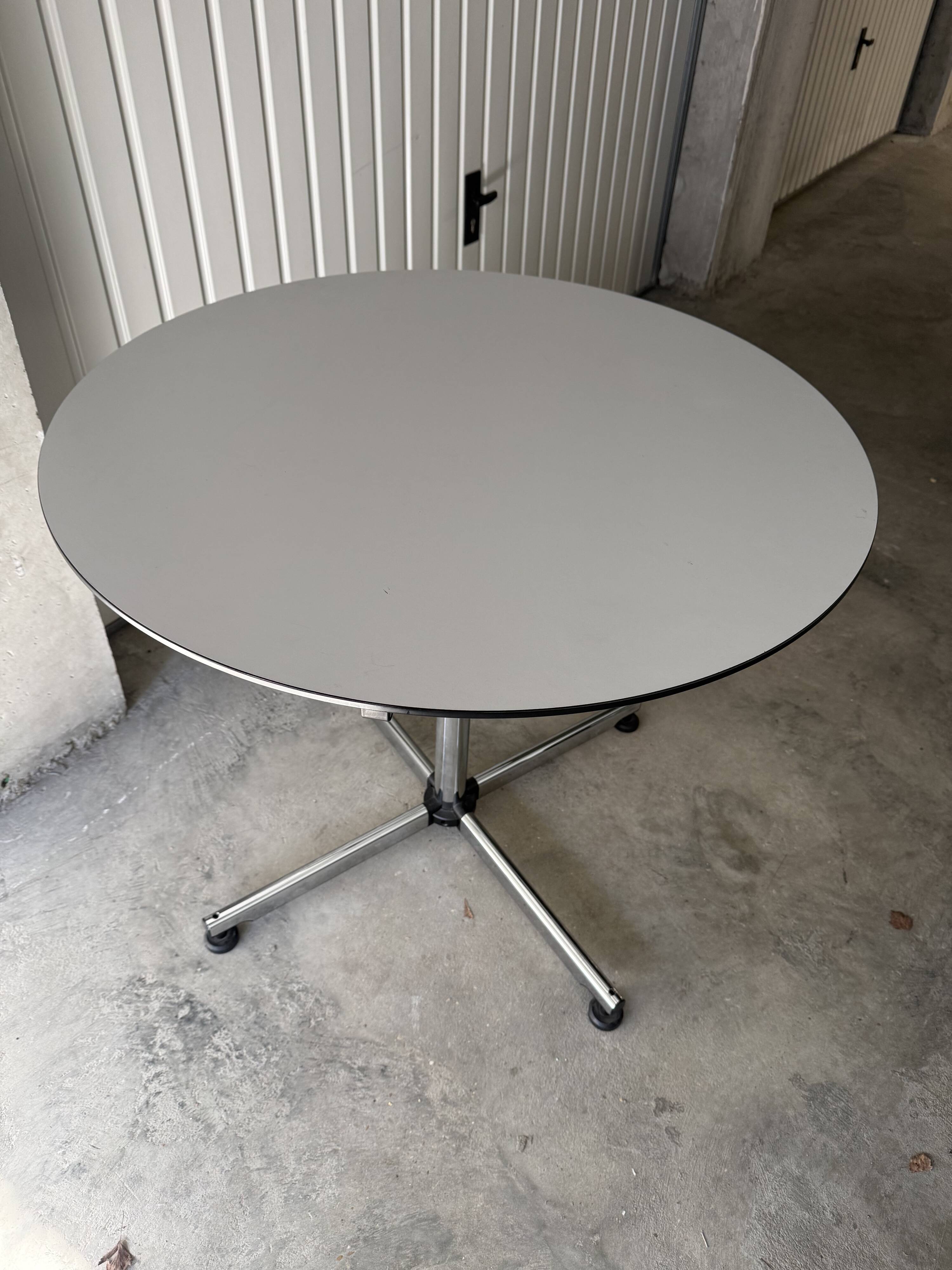 Table ronde USM Kitos