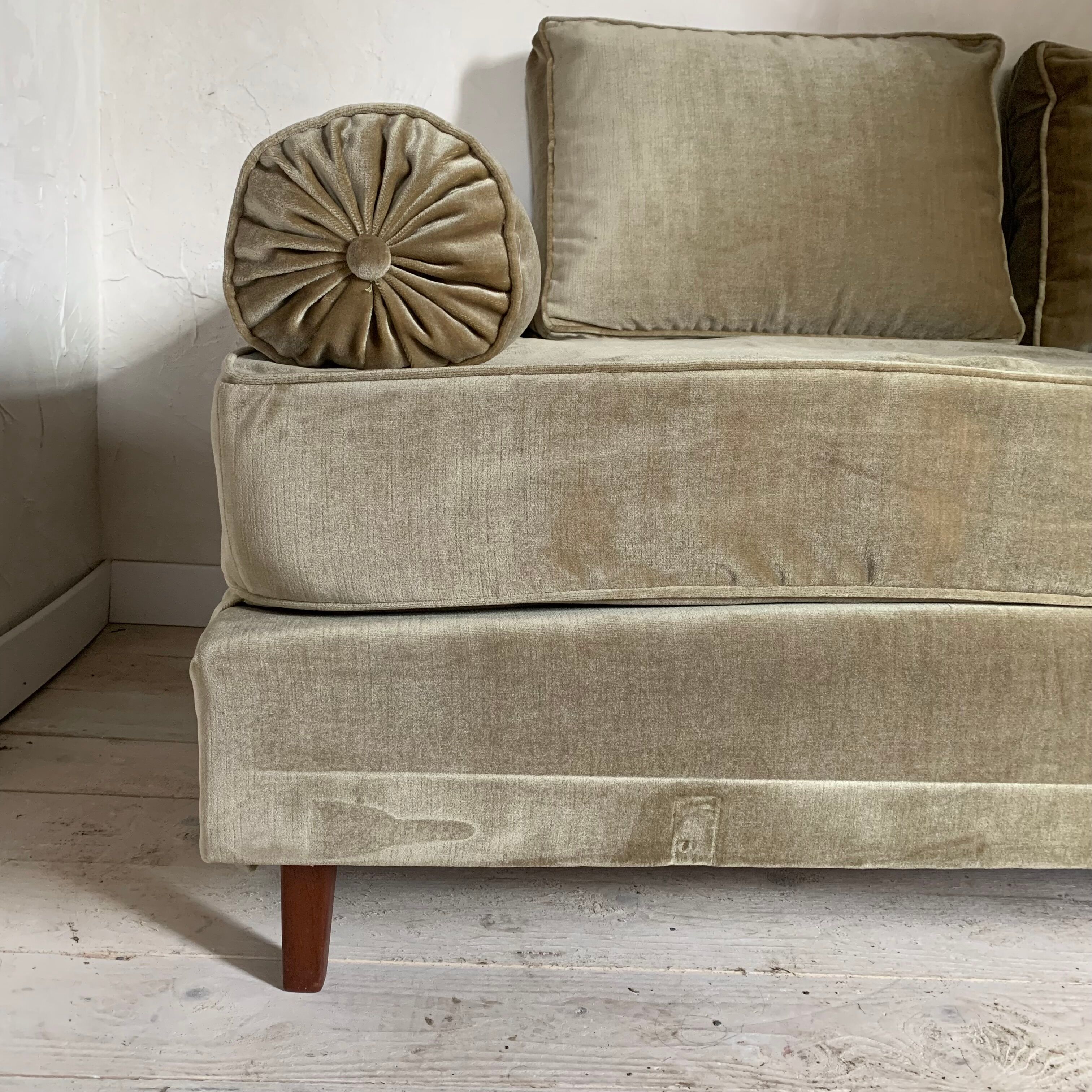 Sofa sofa bed daybed vintage lichen green