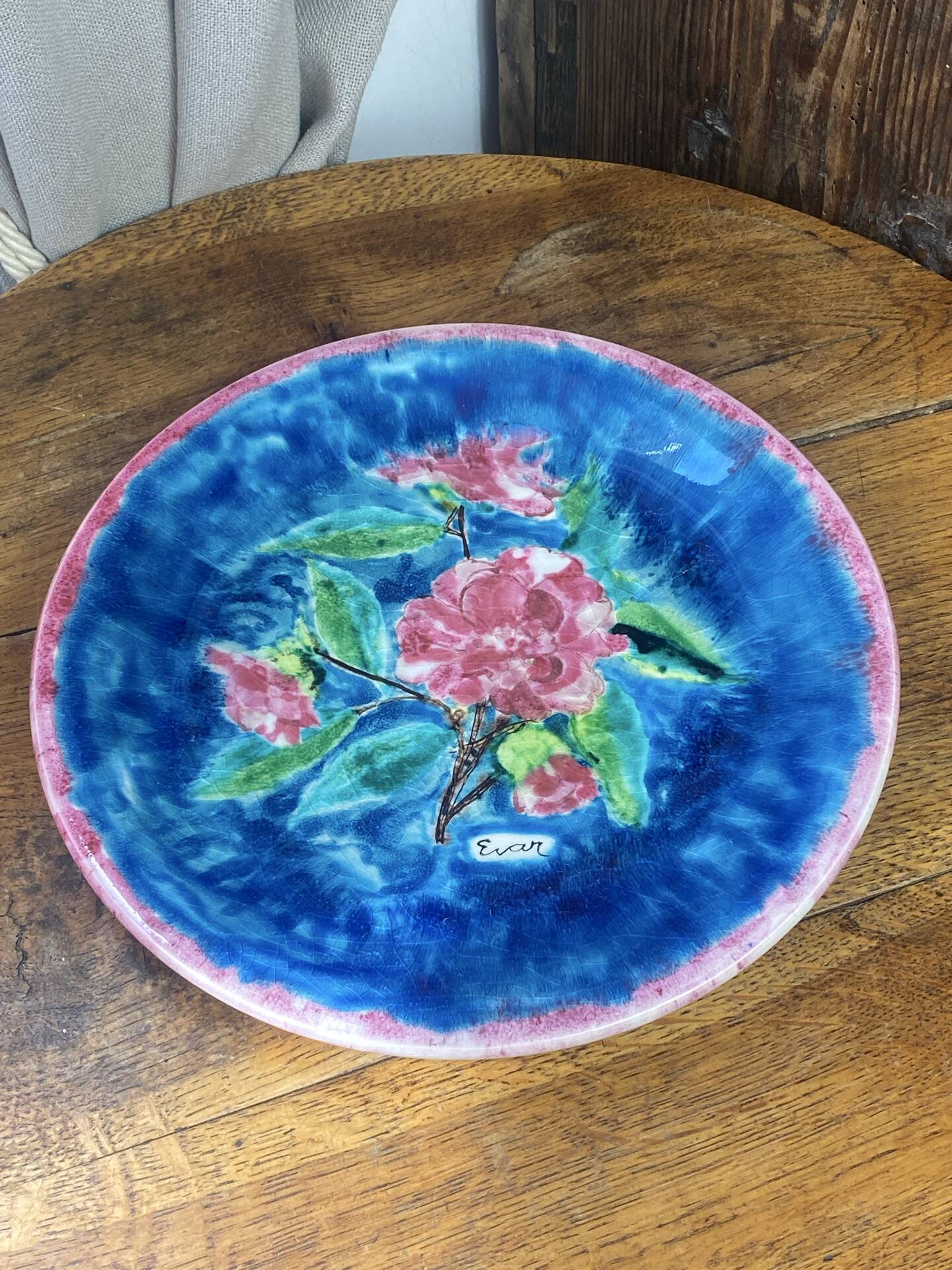 Plat rond en céramique craquelée, Evar
