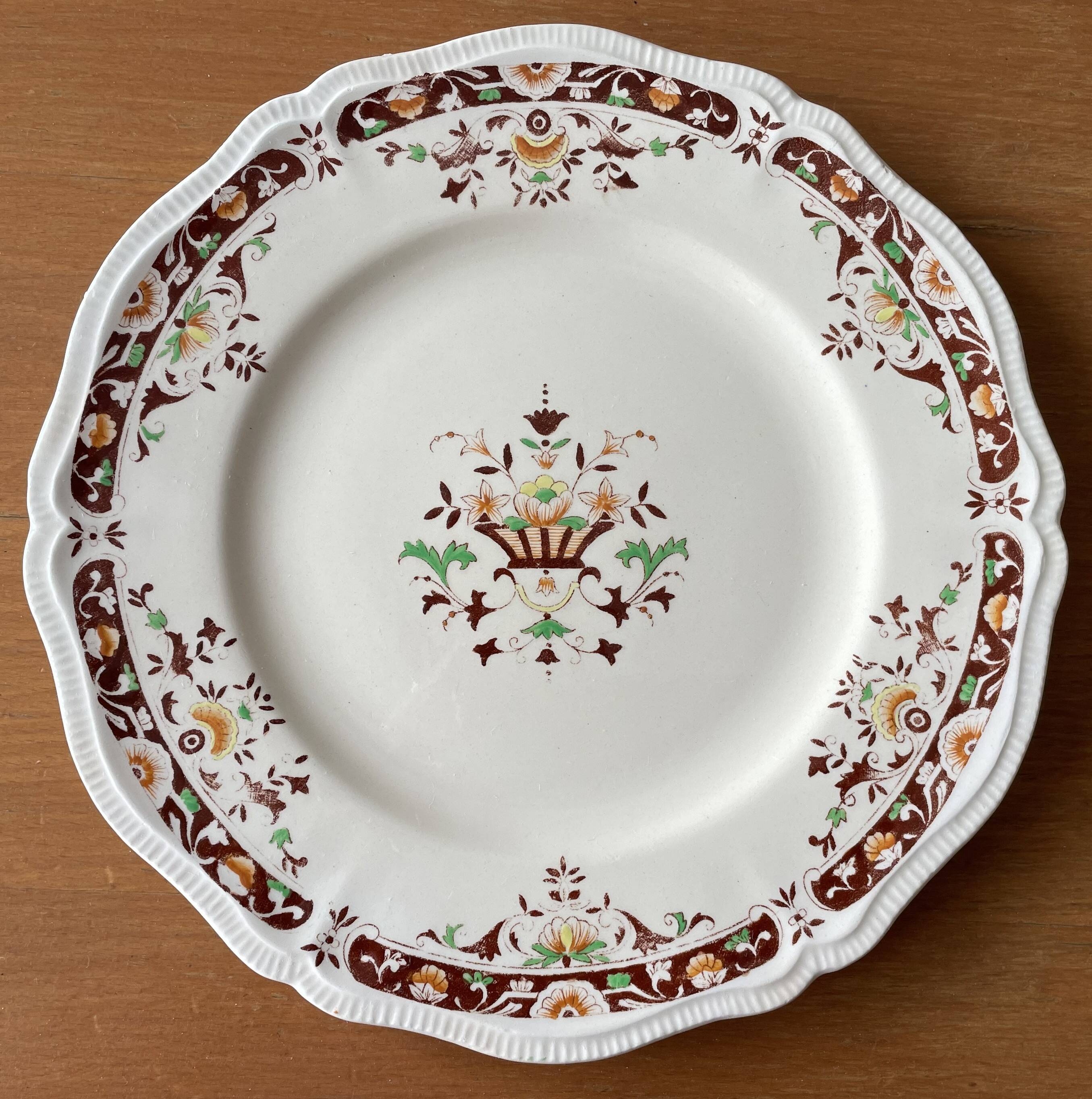 6 grandes assiettes à dessert anciennes en faïence de Longchamp