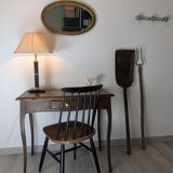 Ancienne table à écrire de style Louis XV en noyer massif