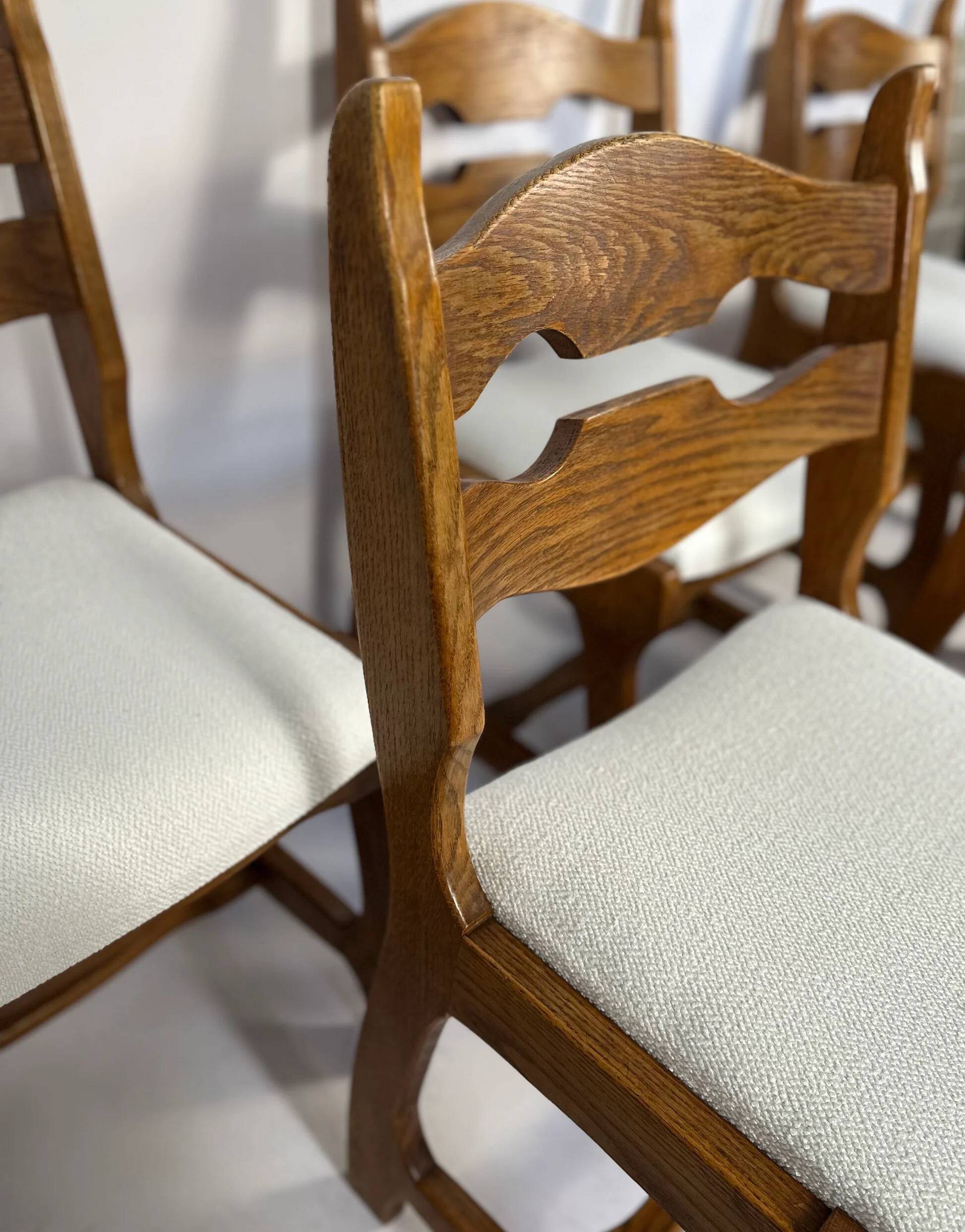 Set of 6 Belgian brutalist oak dining chairs, 1970s.