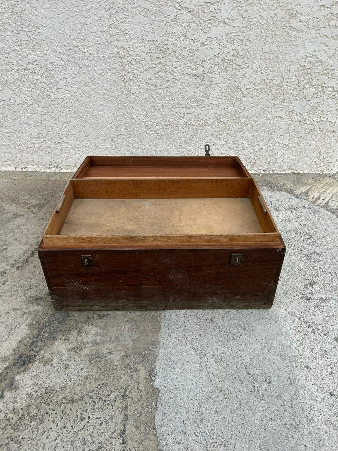 Wooden chest / military trunk