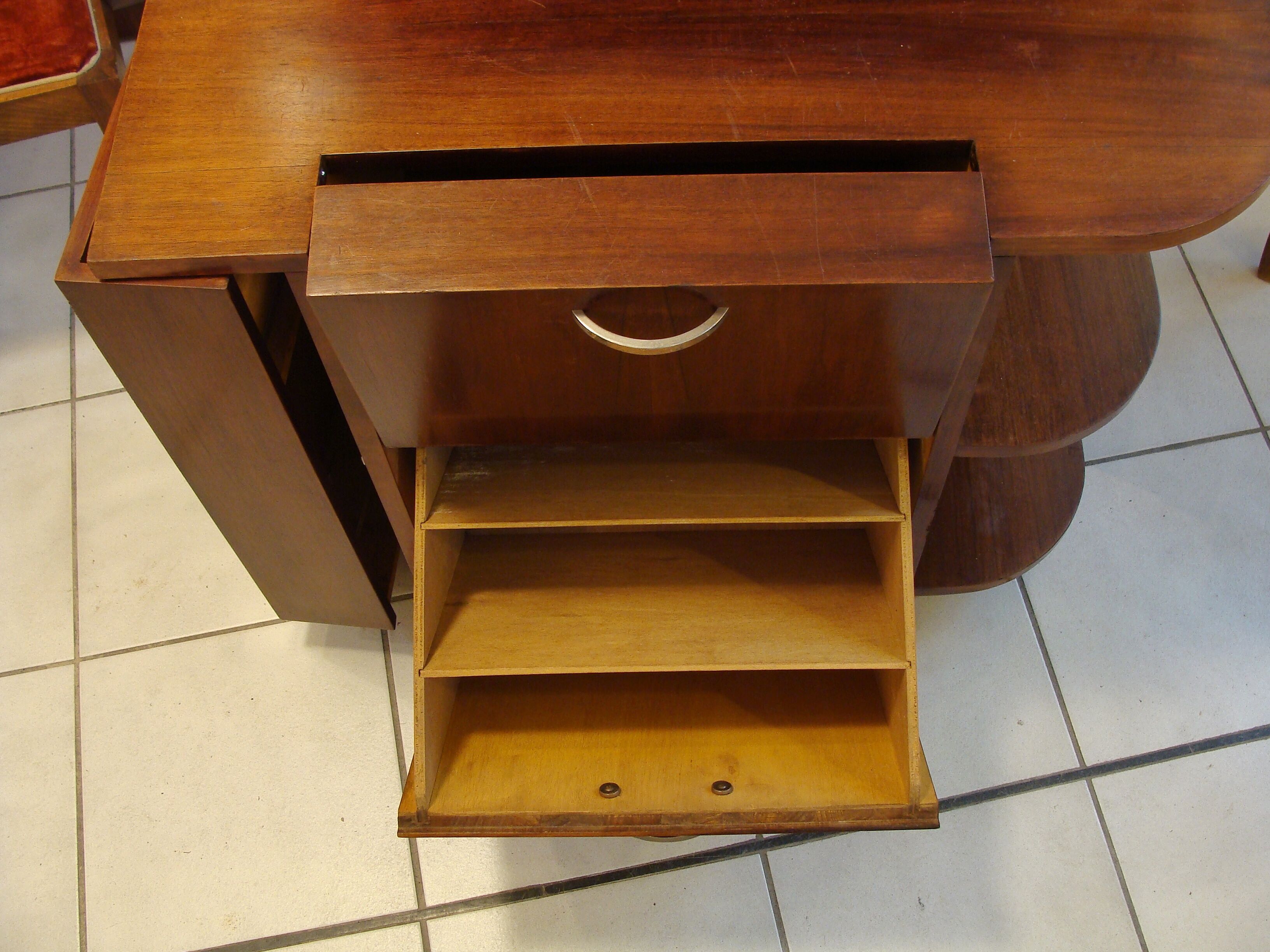 Bar furniture rollaway 1930, compartment door magazine