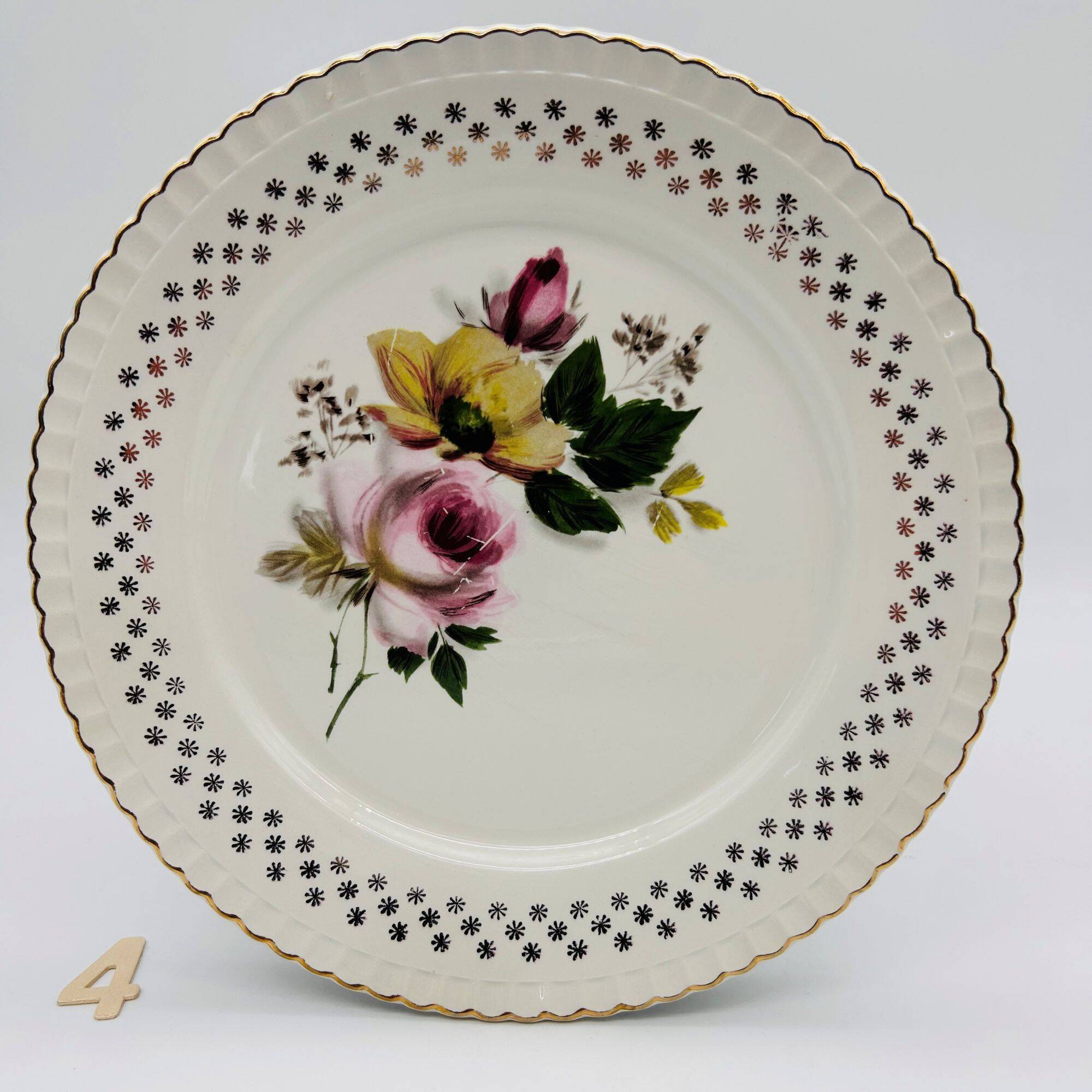 Set of 6 flat plates. Digoin Sarreguemines. Bouquet model.