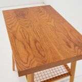 Table d'appoint du milieu du siècle de Drevopodnik Holesov, années 1960.