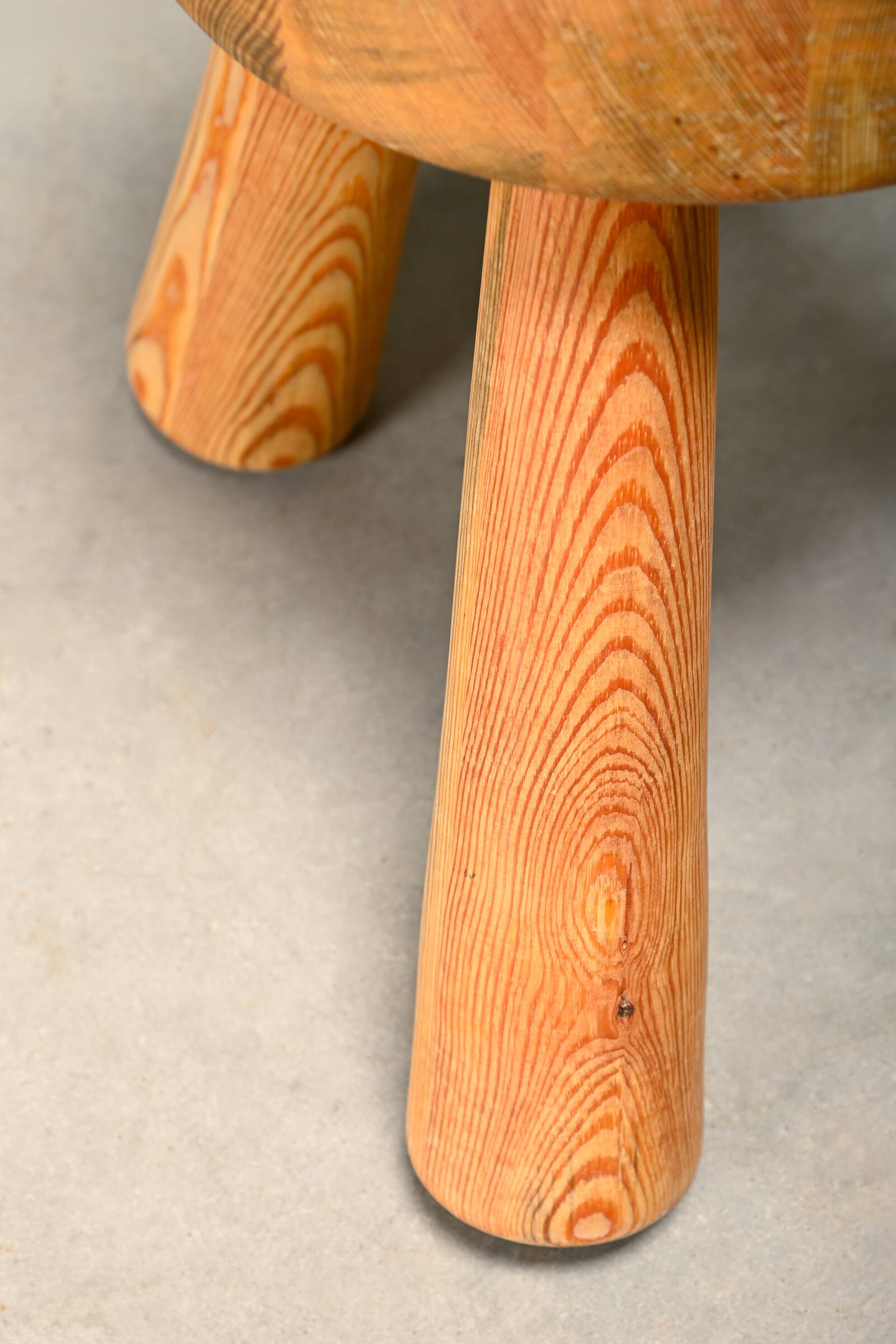 Ingvar Hildingsson Scandinavian solid Pine tripod Stool, Sweden 1970s