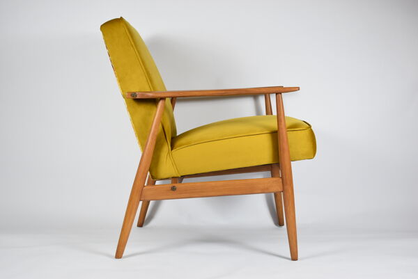 Fauteuil vintage polonais « Fox » conçu par H. Lis, années 60, jaune velours doré automne