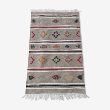 Tapis kilim gris à motifs berbères multicolores fait main