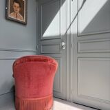 Pink velvet toad chair