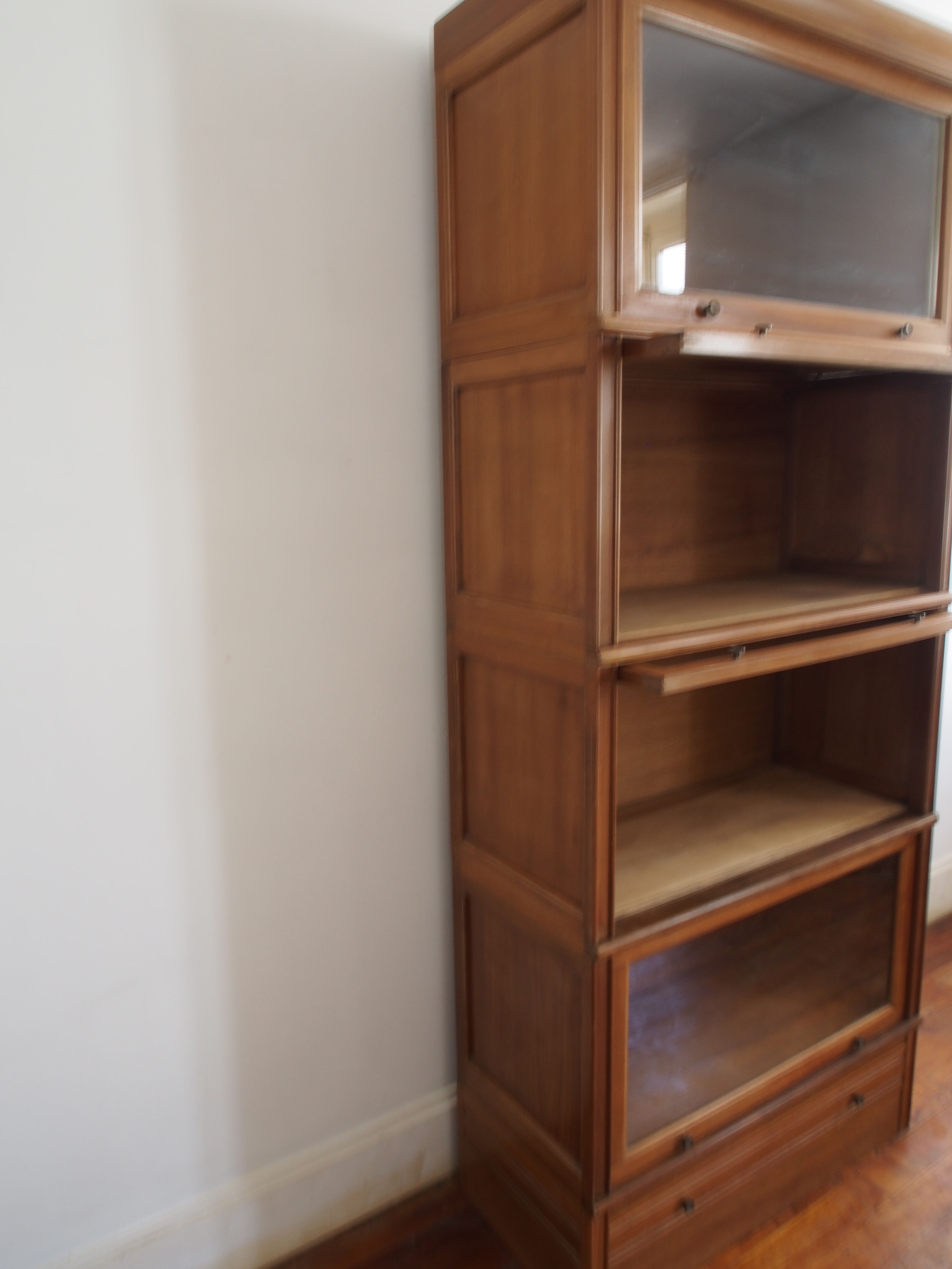 MD showcase furniture