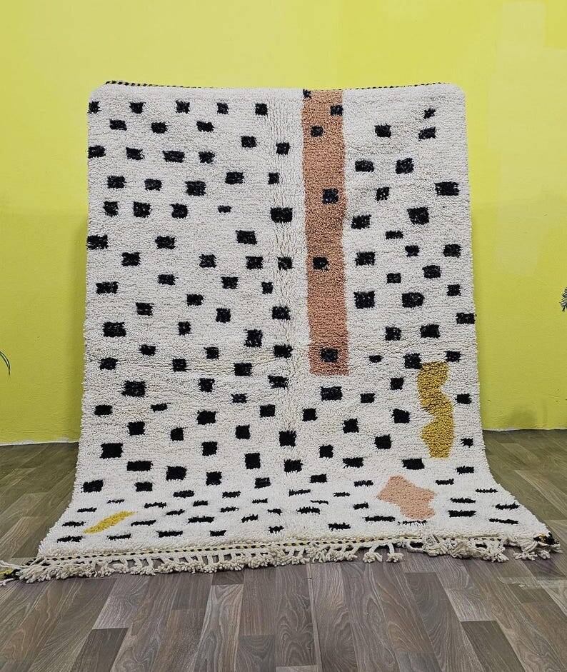 Traditional handmade Beni Ouarine rug 250cmx150cm