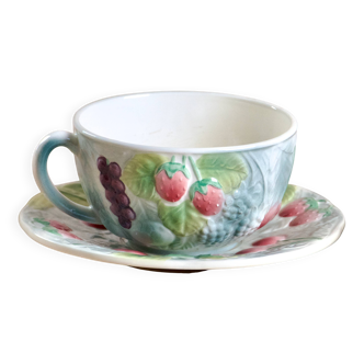 Grande tasse à chocolat ancienne en barbotine de Saint Clément