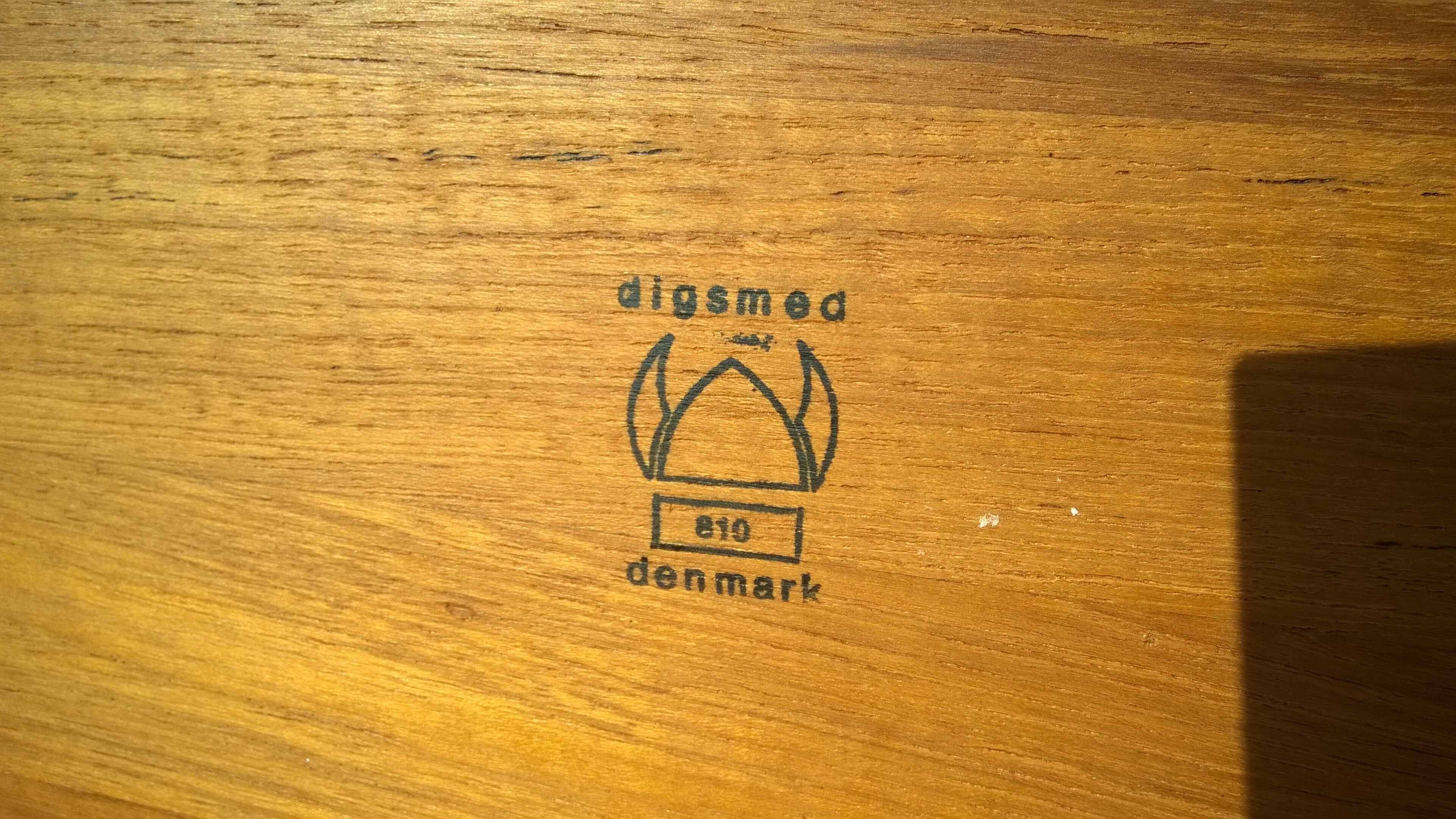 "Digsmeg" teak tray