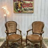 Paire de fauteuils de style Louis XV en hêtre du XXème