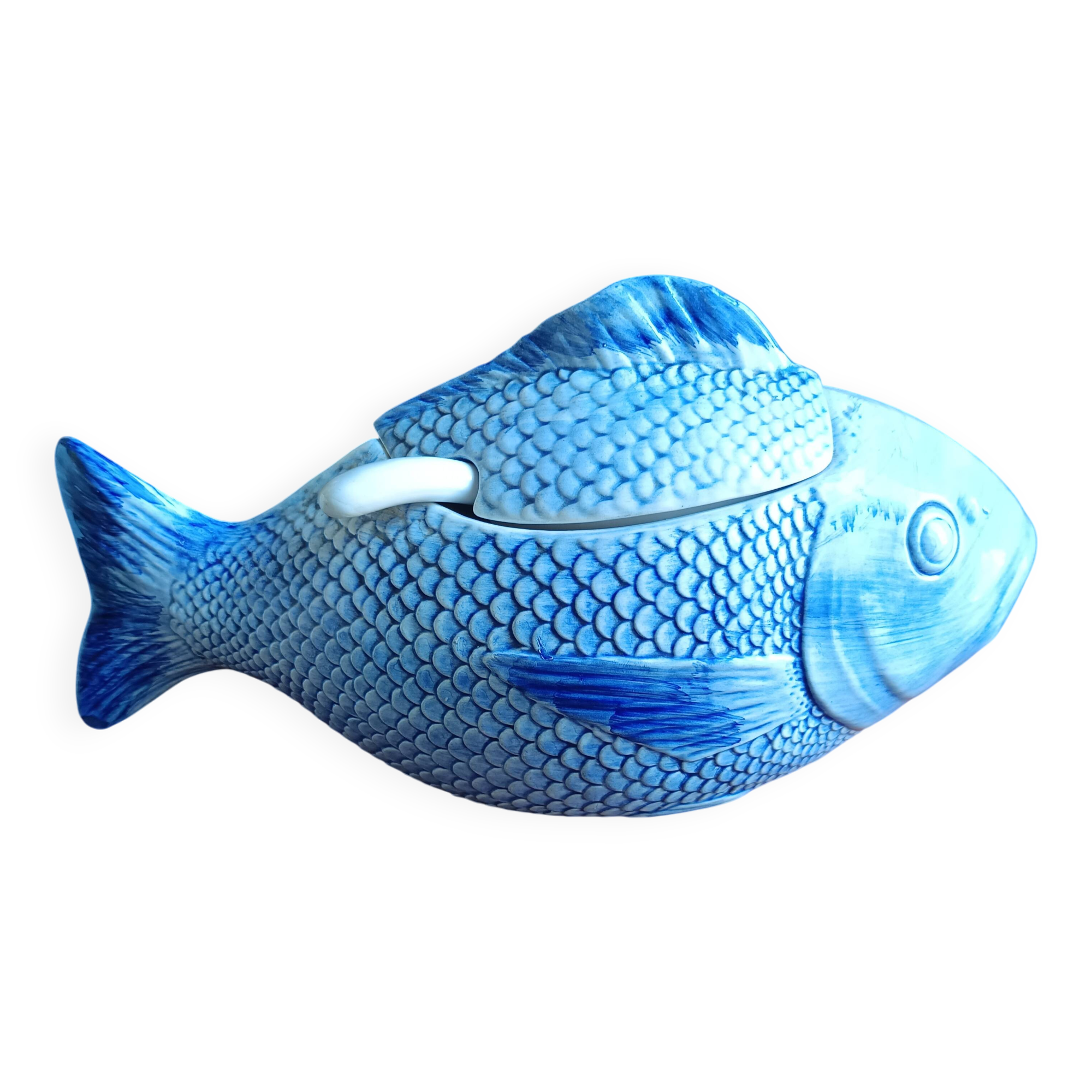 Fish-shaped slip tureen
