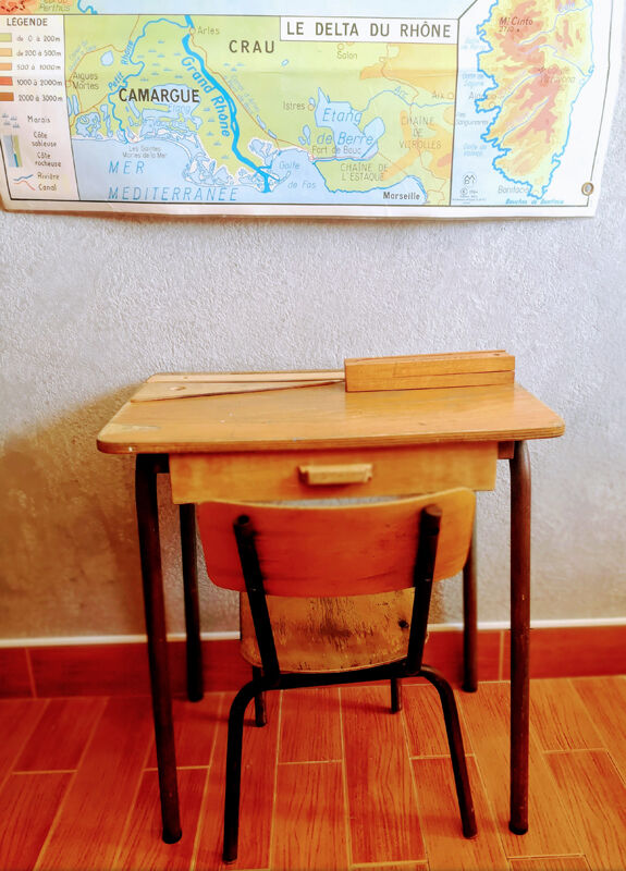 Office mullca and chair