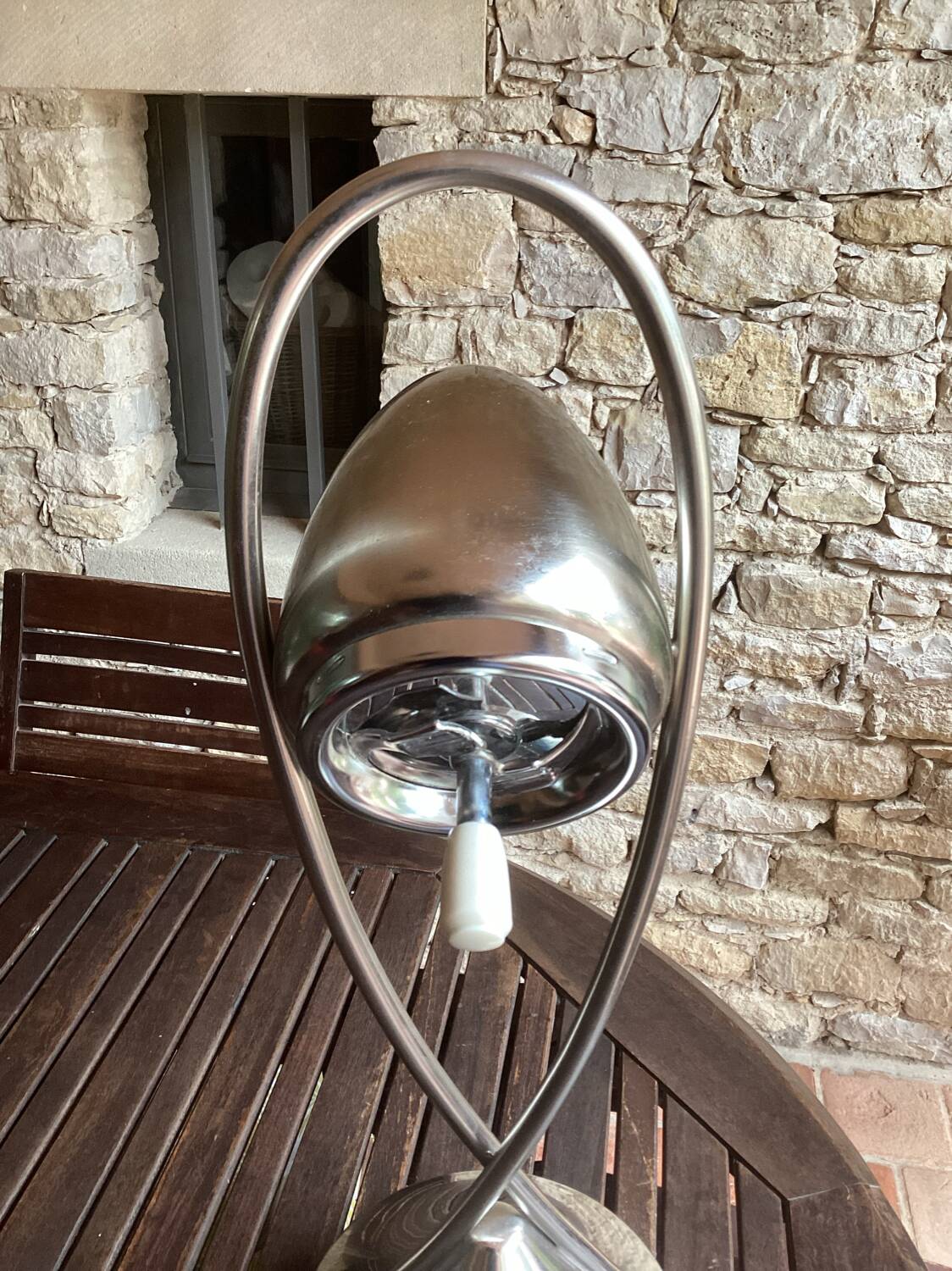 Free-standing ashtray