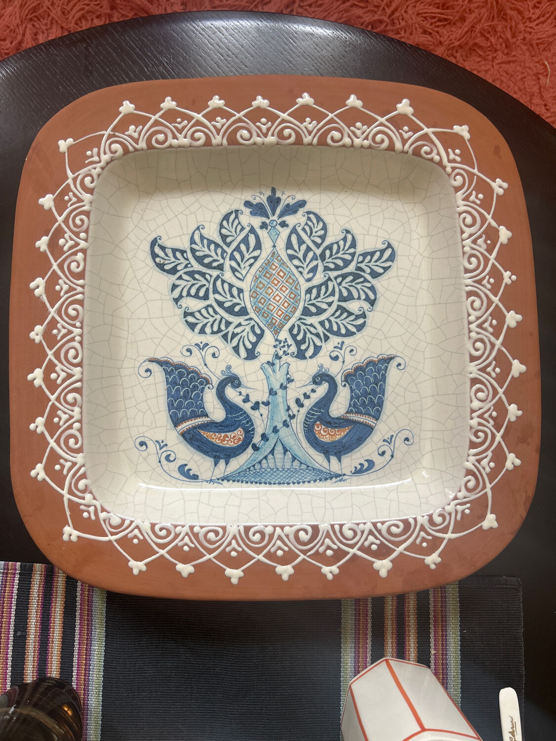 Dish for peacocks