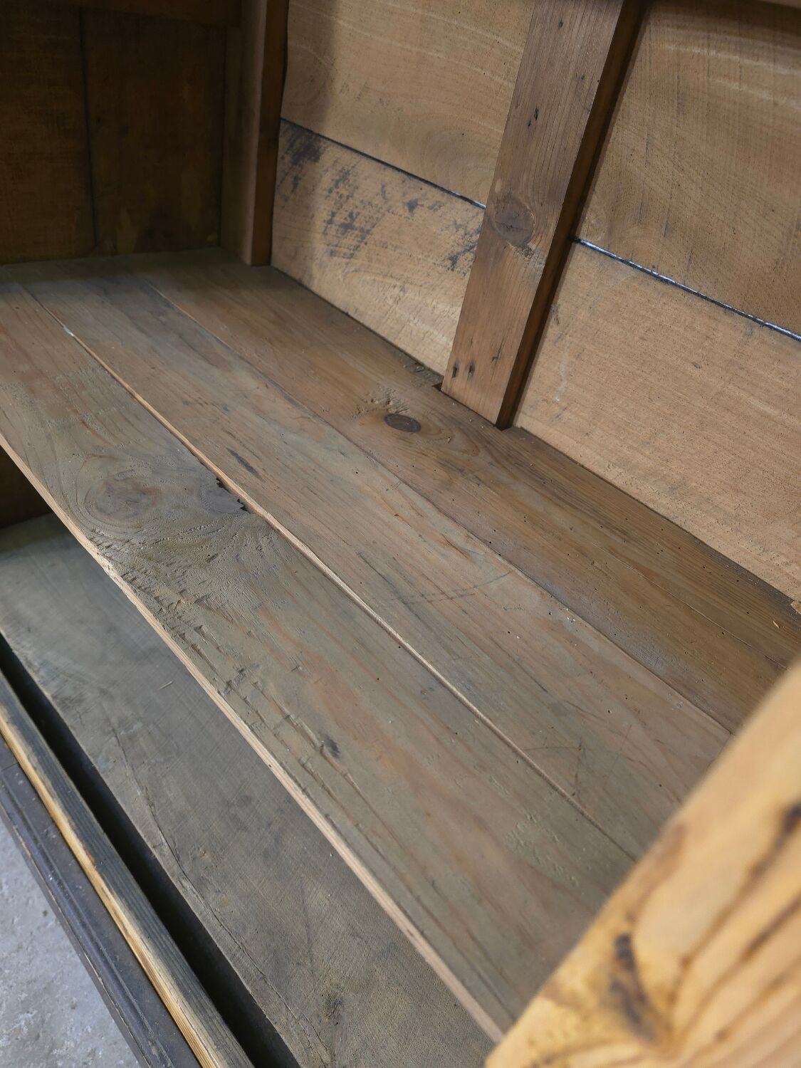 Antique freestanding shelf