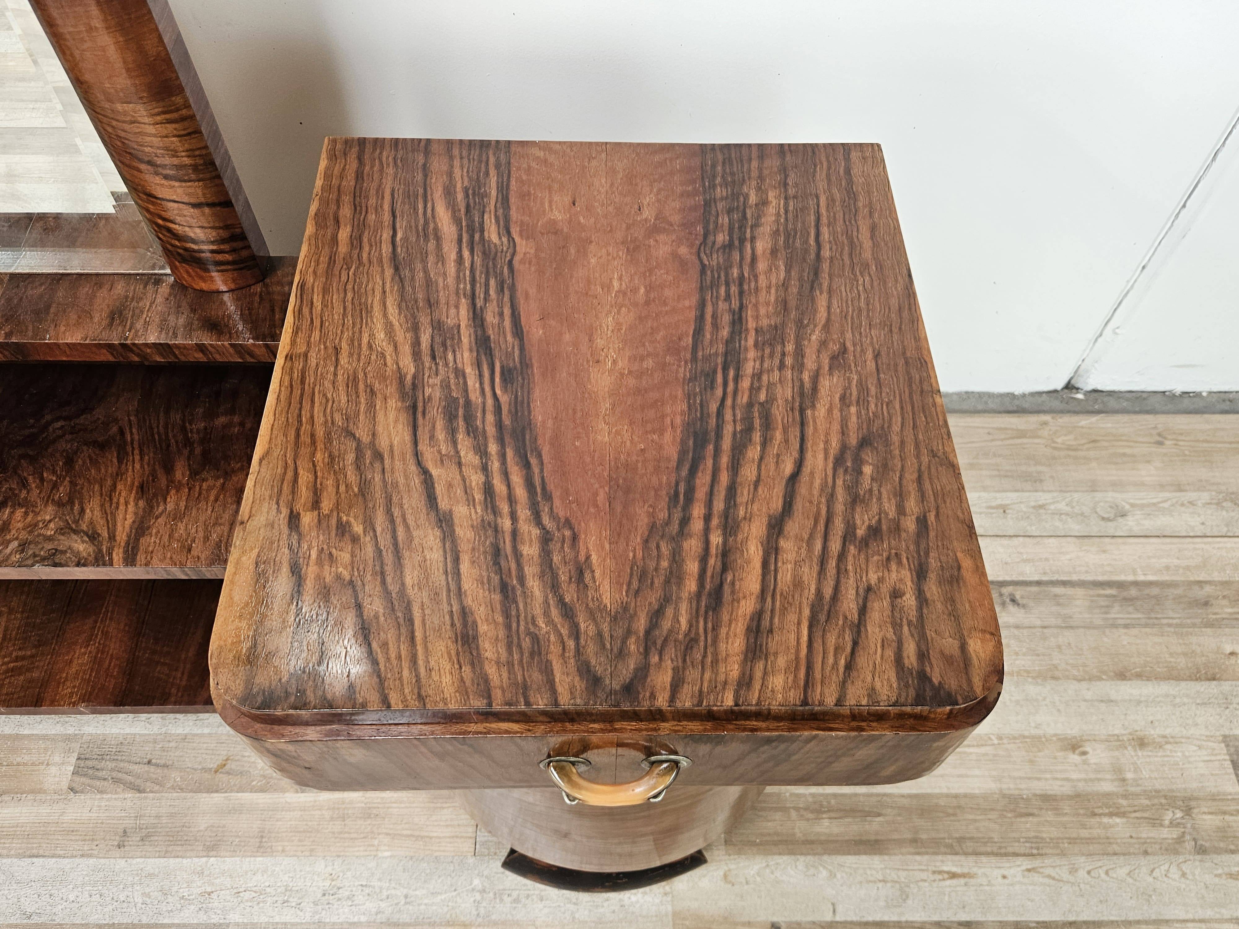 Art Decò dressing table in walnut root with mirror