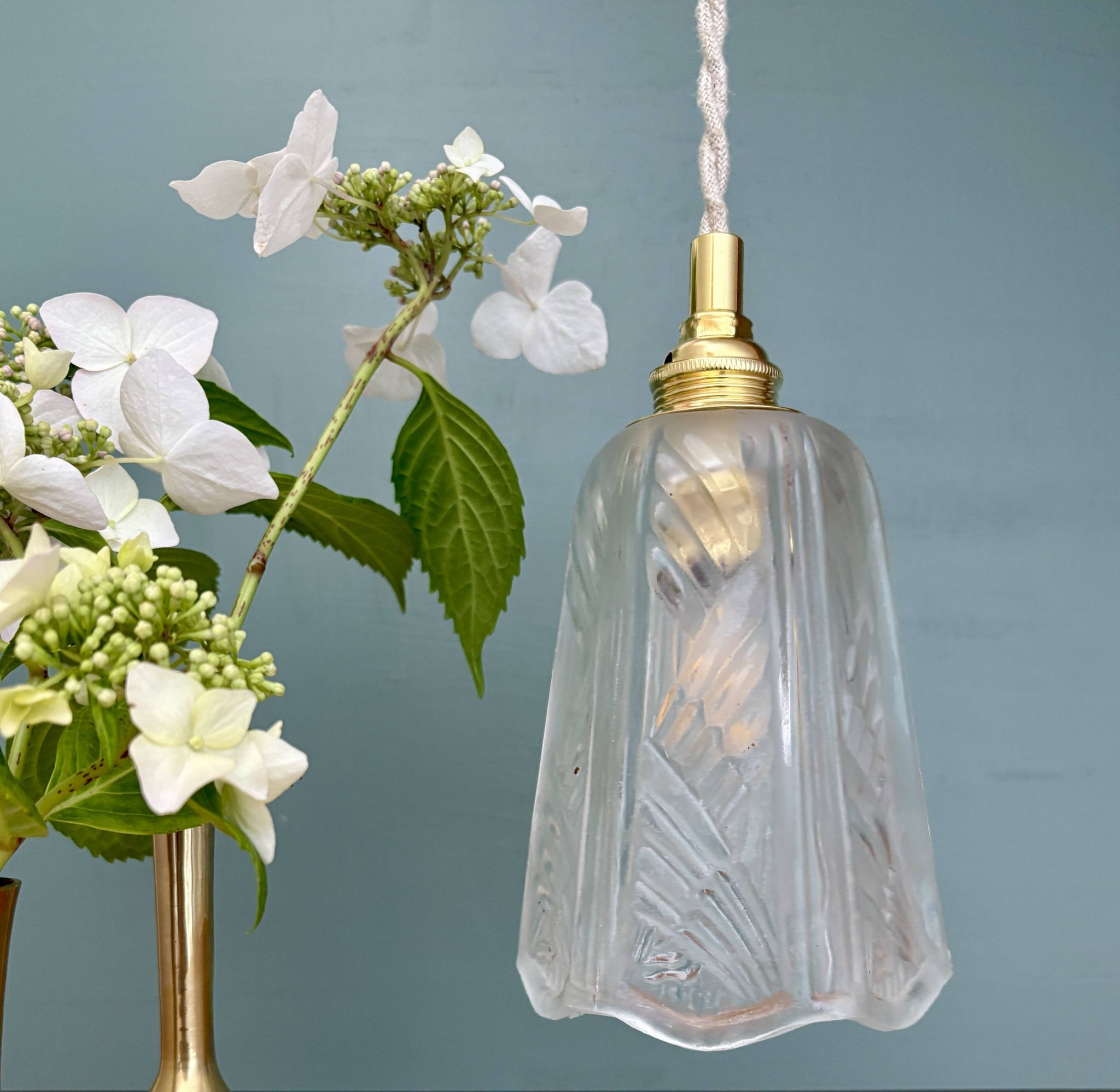 Vintage art deco frosted glass tulip pendant light