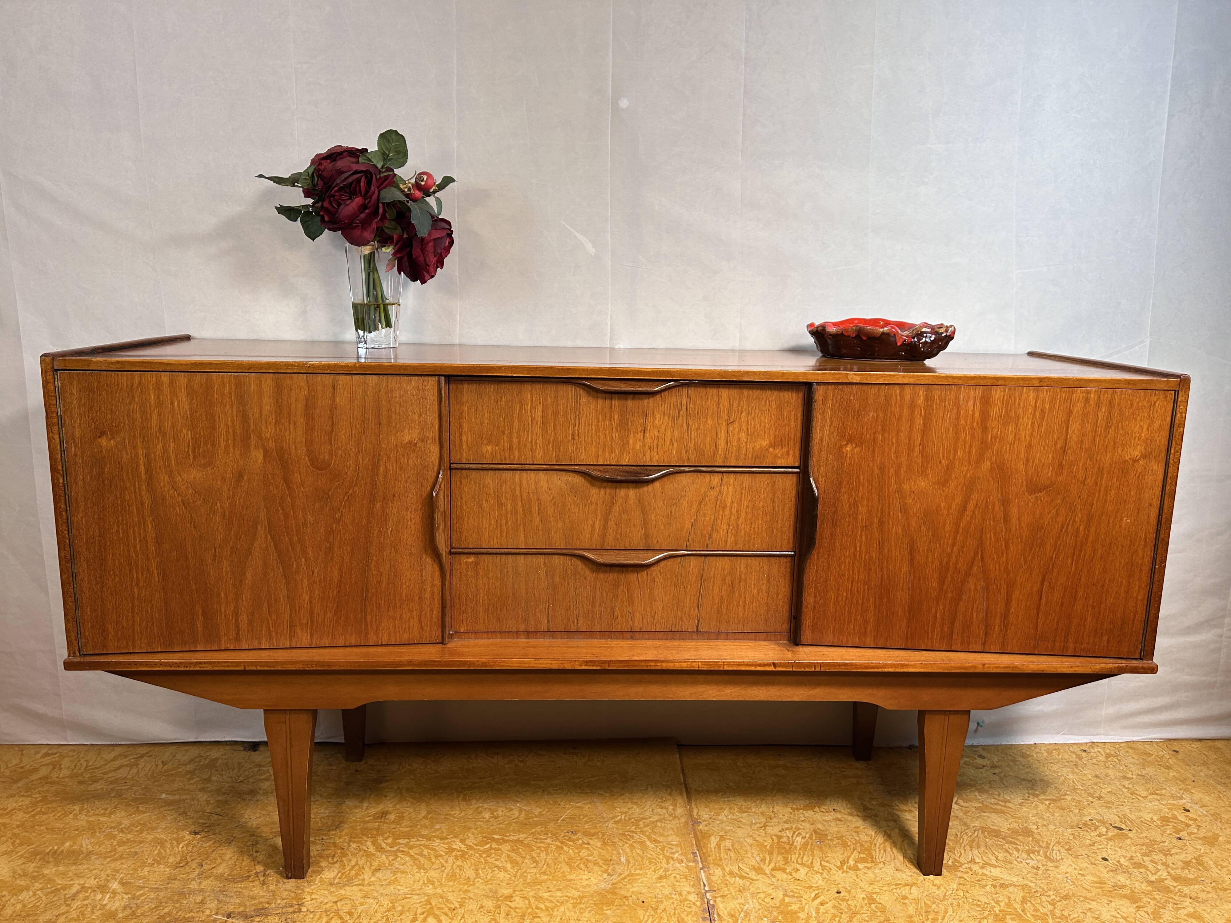 Small Mid-Century Retro Vintage Teak Sideboard – 1960