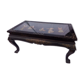 Folding coffee table in Chinese lacquer and characters in stone lasts