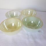 4 vintage harlequin cups in Arcopal 210183