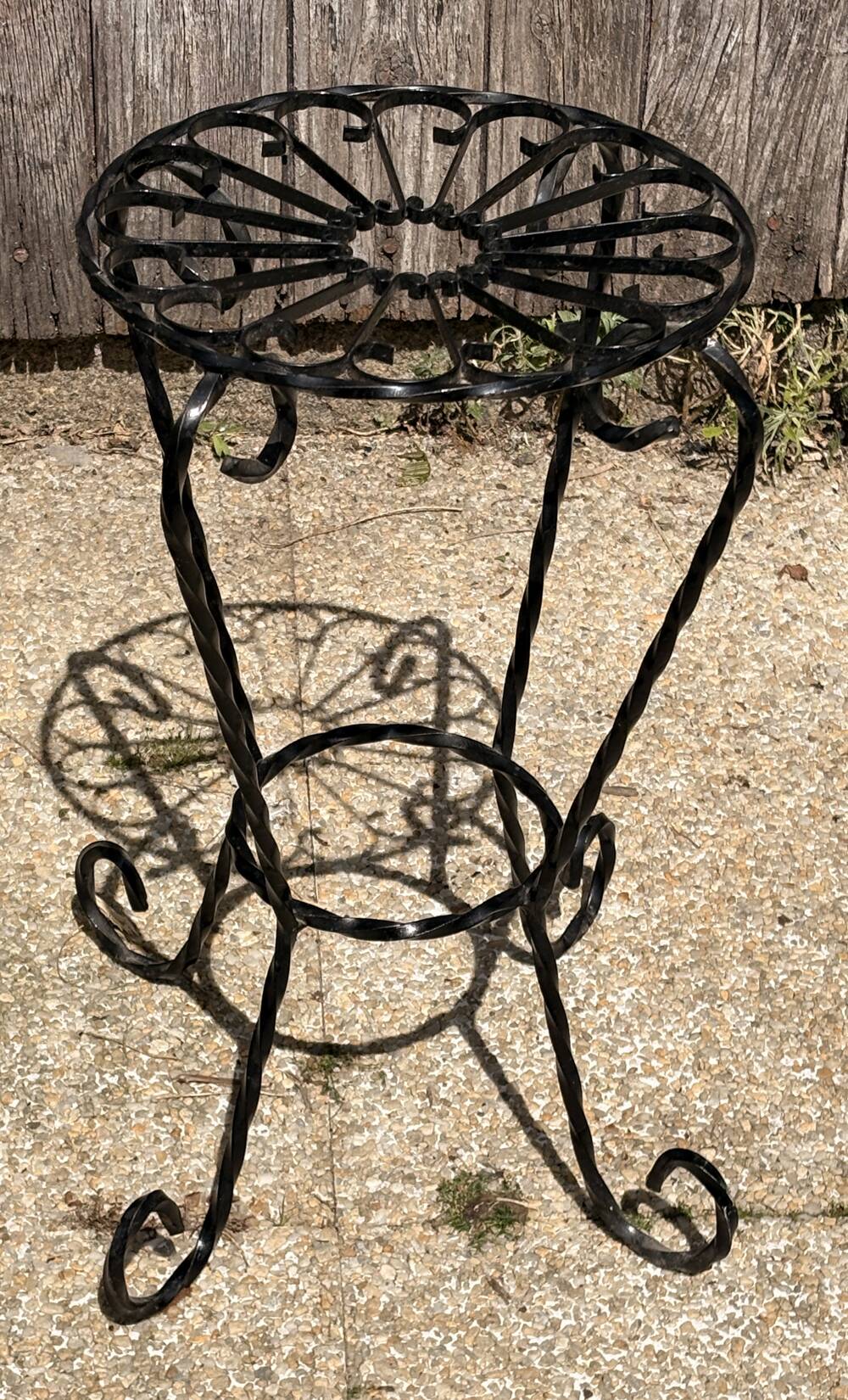 Guéridon porte-plante vintage fer forgé torsadé – Élégance romantique 50'