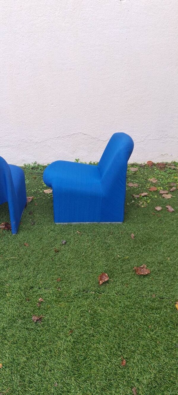 Paire de chauffeuses ''Alky'' de Giancarlo Piretti  pour artifort