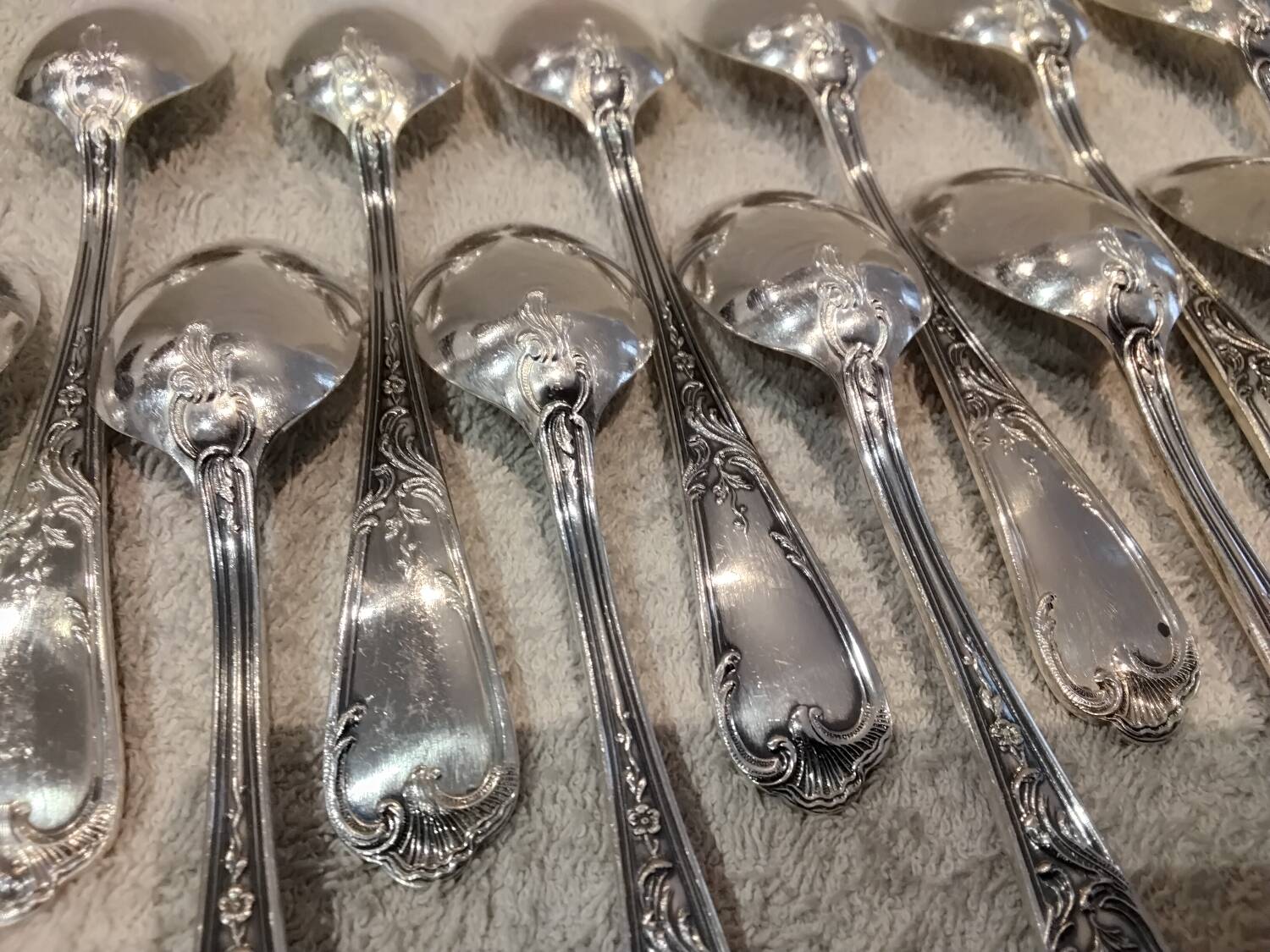 12 silver-plated metal teaspoons, Ercuis silversmith, Louis XV 29