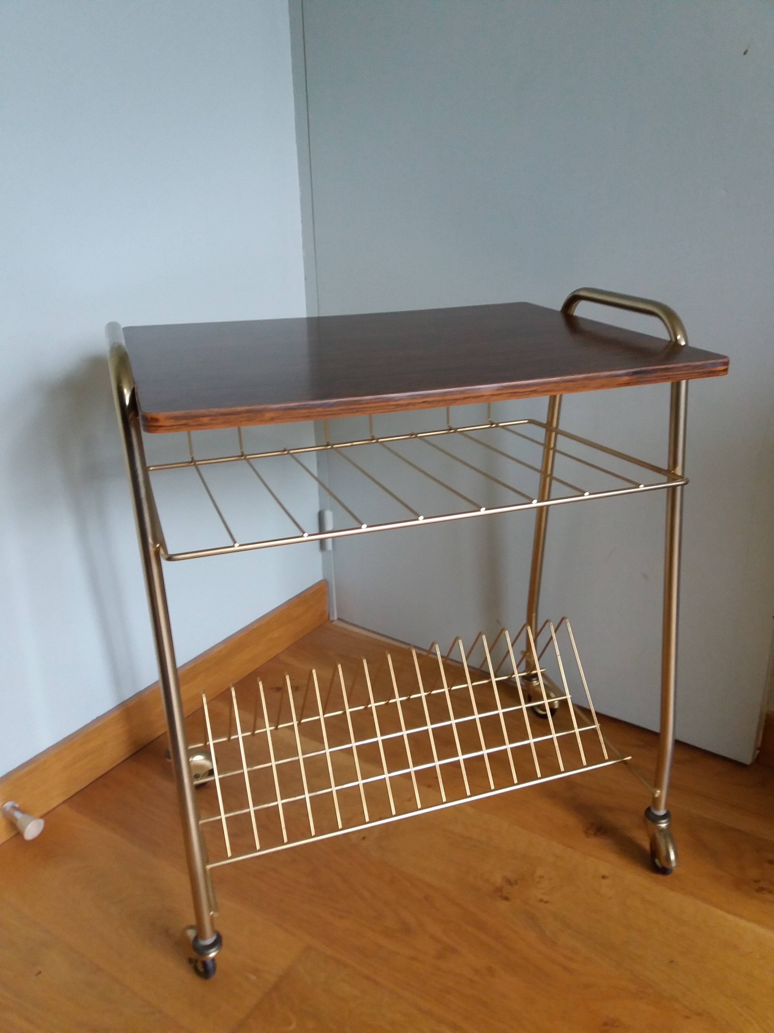 Table trolley for vinyls or magazines in gold metal and formica