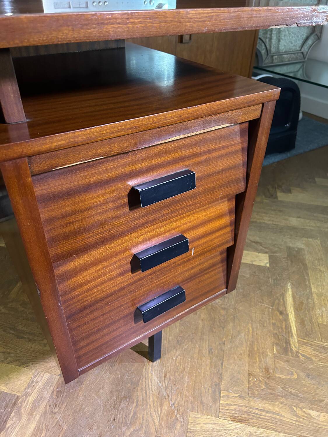 Desk Pierre Paulin model CM172